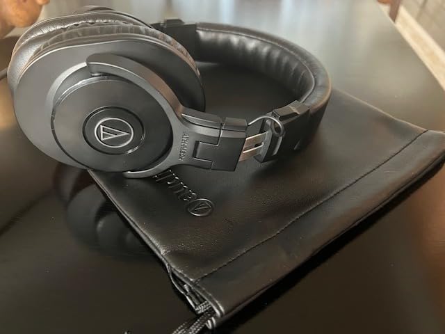 Audio-Technica ATH-M30x Professional Studio Monitor Headphones, Black - Customer Photo 3