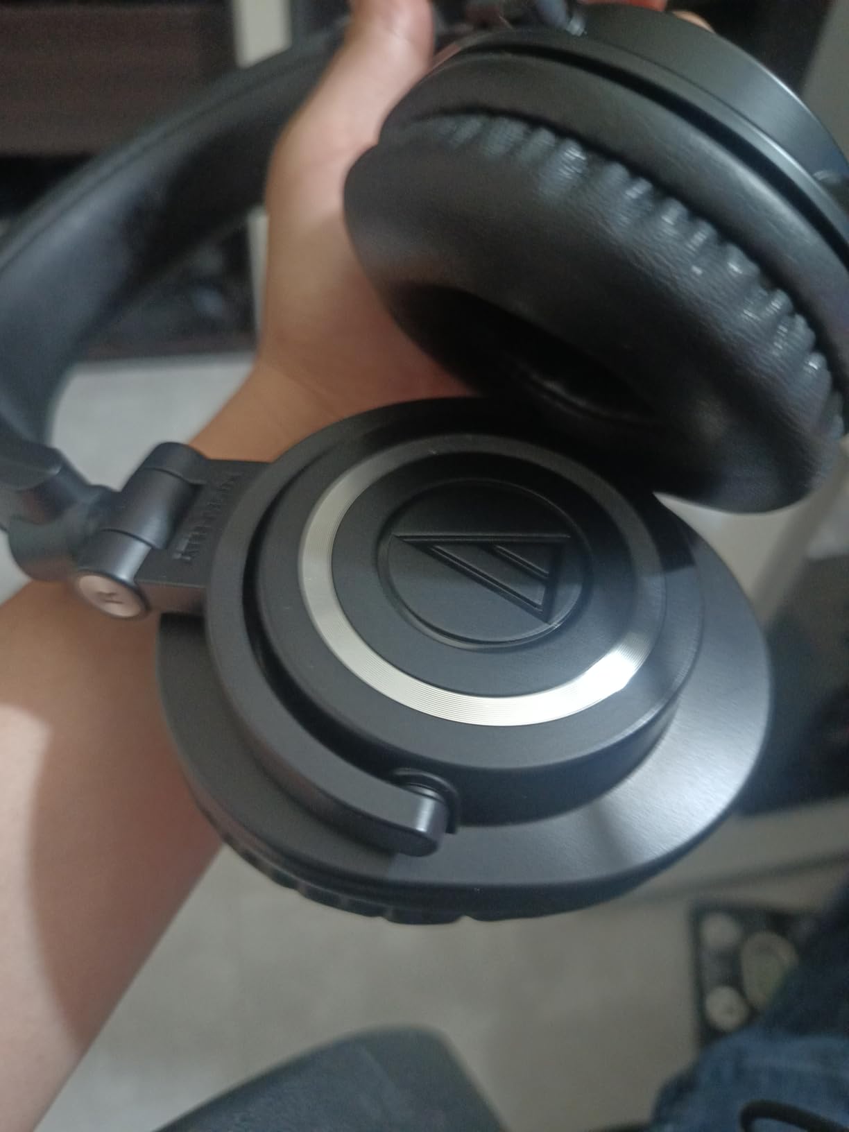 Audio-Technica ATH-M50x Professional Studio Monitor Headphones, Black - Customer Photo 1