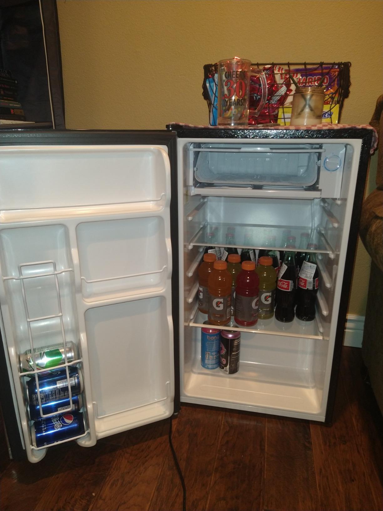 ARCTIC CHEF ACFR322 RCA Mini Refrigerator, Compact Freezer Compartment, Adjustable Thermostat Control, Reversible Door, Ideal Fridge for Dorm, Office, Apartment, Platinum Stainless, 3.2 Cubic Feet - Customer Photo 2