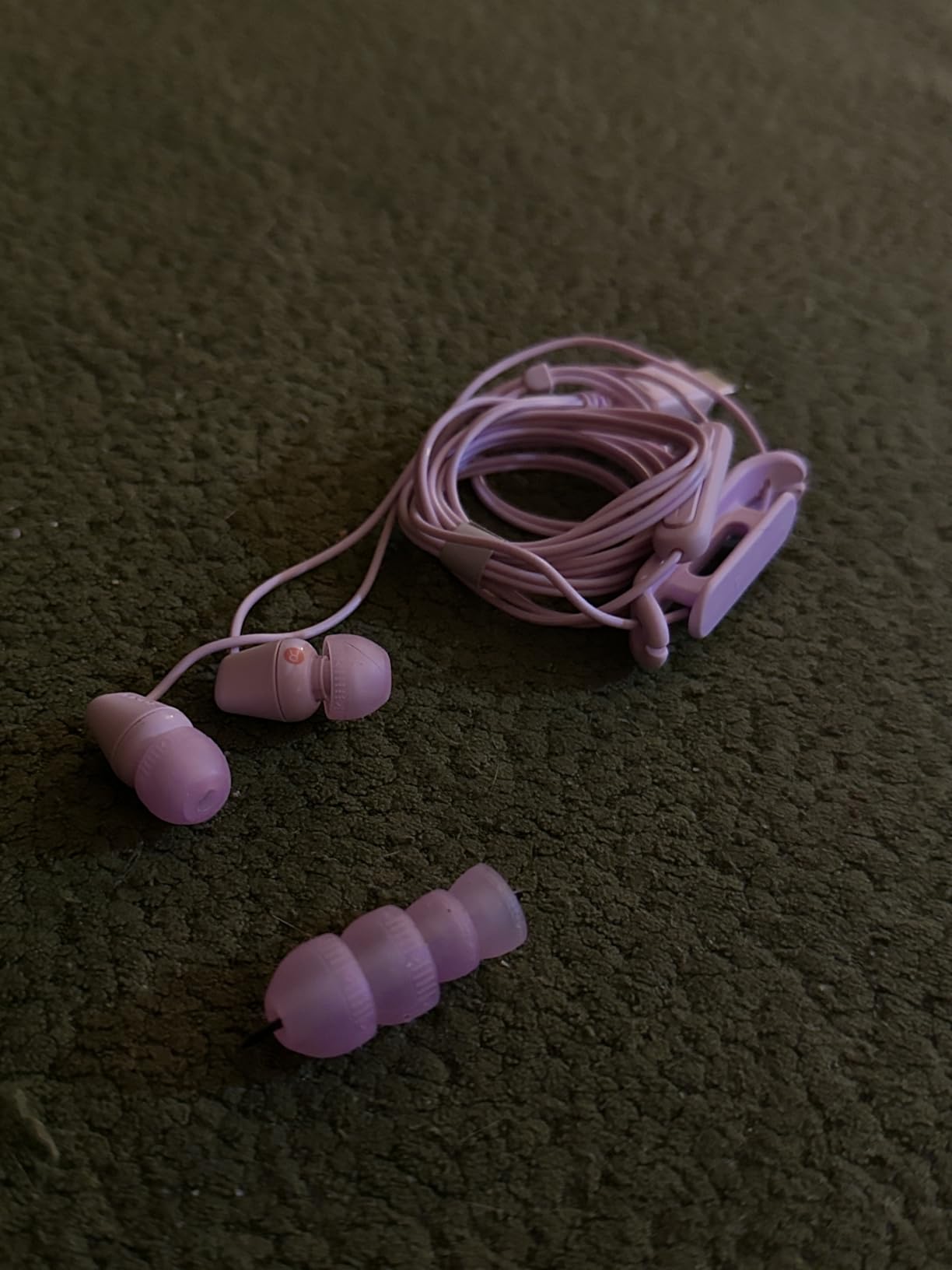 Sony MDREX15AP In-Ear Earbud Headphones with Mic, Black (MDREX15AP/B) - Customer Photo 1