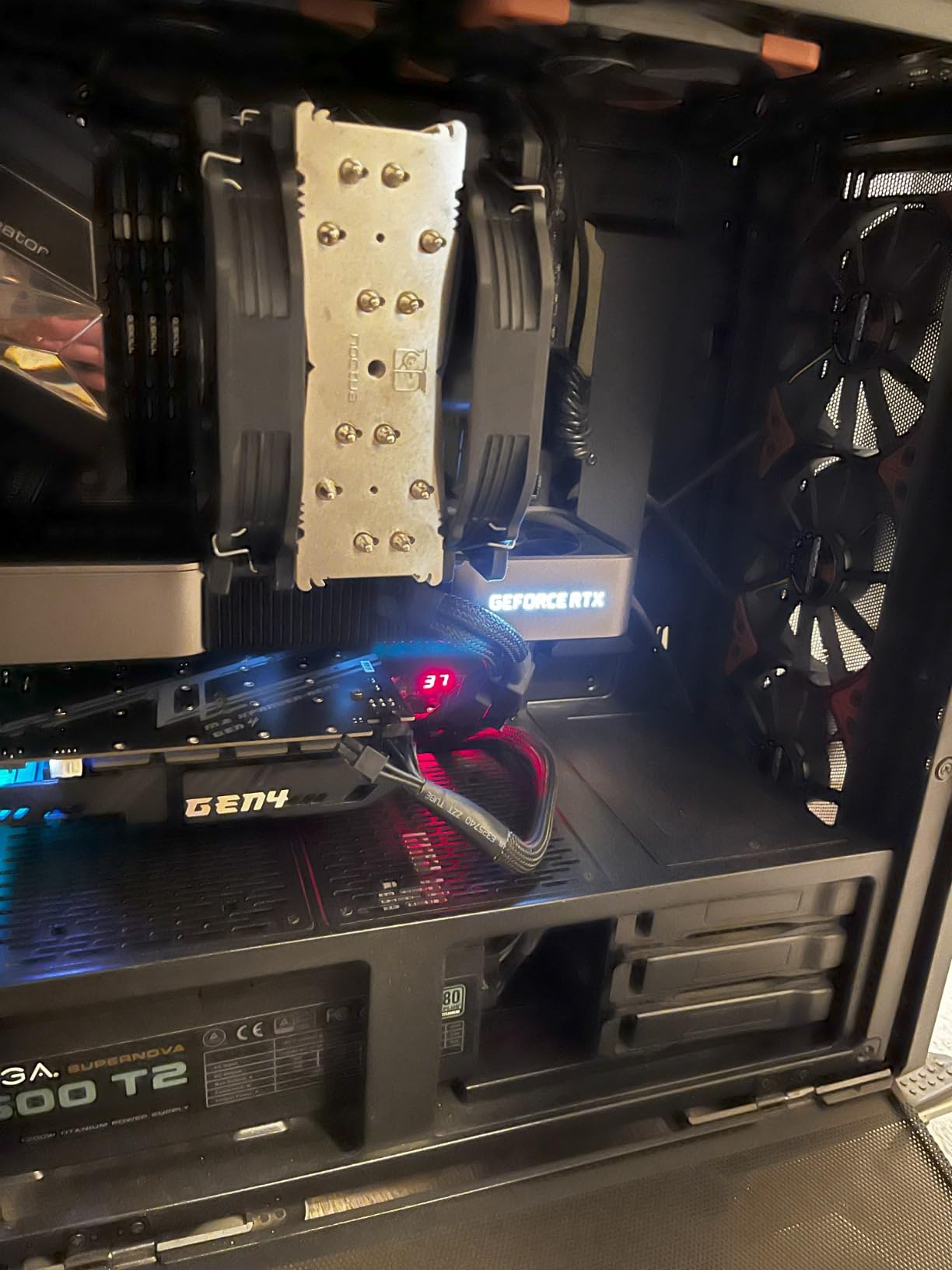 Noctua NF-F12 iPPC 3000 PWM, Heavy Duty Cooling Fan, 4-Pin, 3000 RPM (120mm, Black) - Customer Photo 3