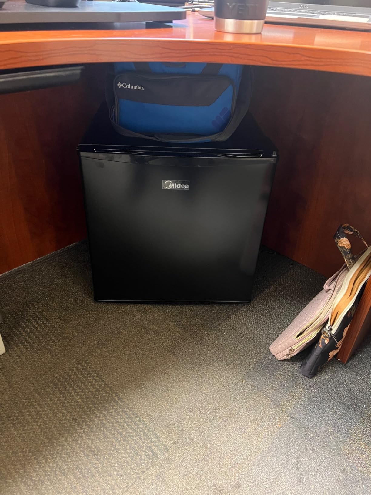 Midea WHS-65LB1 Compact Single Reversible Door Refrigerator, 1.6 Cubic Feet, Black Customer Review Midea WHS-65LB1 Compact Single Reversible Door Refrigerator, 1.6 Cubic Feet, Black - Customer Photo 2