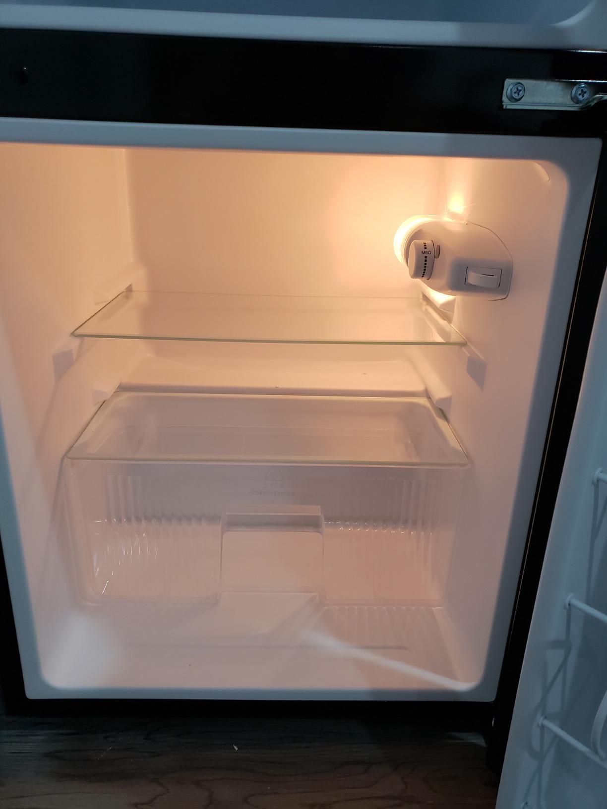 EdgeStar CRF321SS 3.1 Cu. Ft. Dorm Sized Energy Star Compact Fridge/Freezer Customer Review EdgeStar CRF321SS 3.1 Cu. Ft. Dorm Sized Energy Star Compact Fridge/Freezer - Customer Photo 1