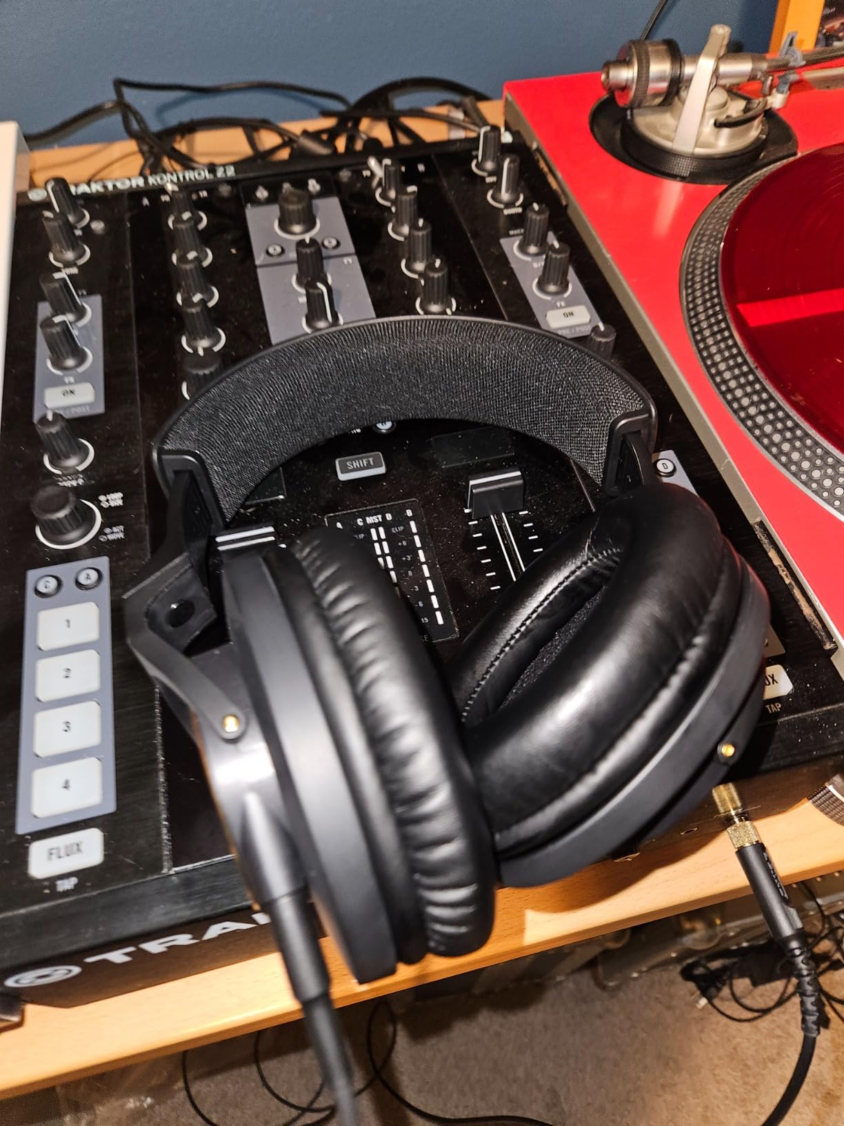 Shure SRH840A Professional Over-Ear Wired Studio Headphones – Critical Listening & Monitoring Headset with Tailored Frequency Response, Detailed Sound, Adjustable & Collapsible Design, Black Customer Review Shure SRH840A Professional Over-Ear Wired Studio Headphones – Critical Listening & Monitoring Headset with Tailored Frequency Response, Detailed Sound, Adjustable & Collapsible Design, Black - Customer Photo 1