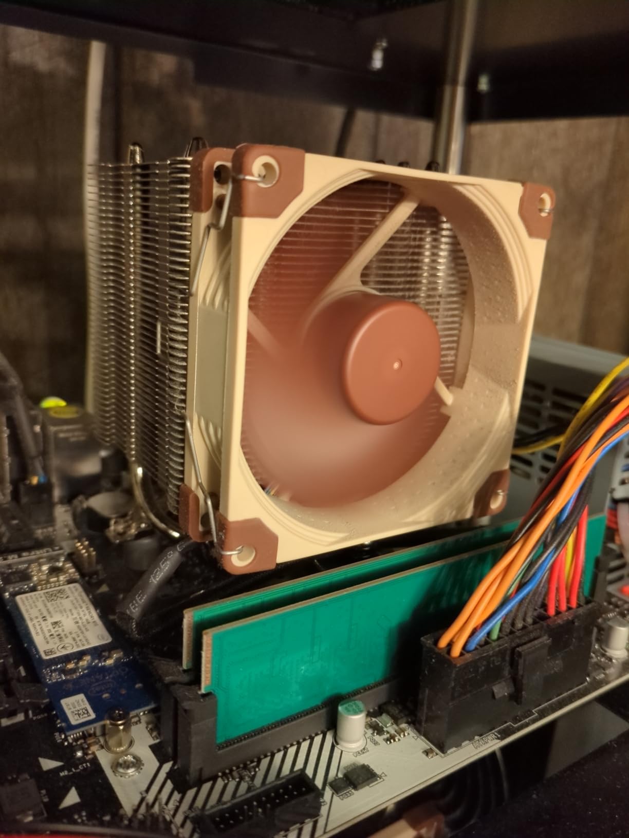 Noctua NH-U9S, Premium CPU Cooler with NF-A9 92mm Fan (Brown) - Customer Photo 1