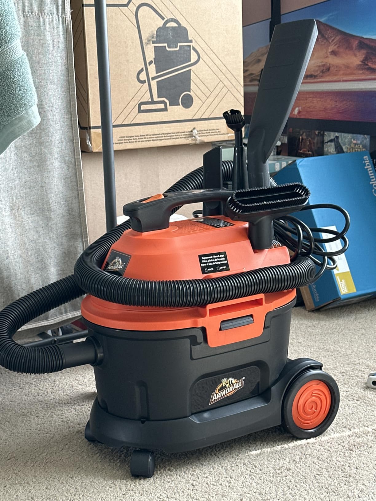 Armor All AA255W Wet/Dry Utility Vac 2.5 Gallon, 2.5-Gallon,120 Volts (AC), Orange/Black - Customer Photo 2