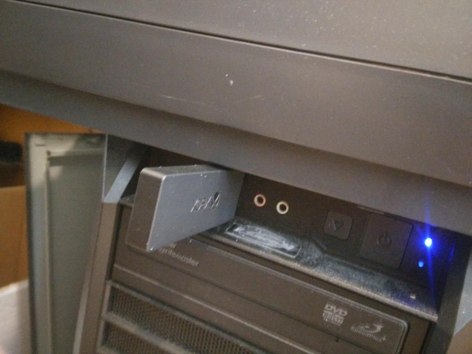 Microsoft Xbox Wireless Adapter for Windows 10 Customer Review Microsoft Xbox Wireless Adapter for Windows 10 - Customer Photo 2