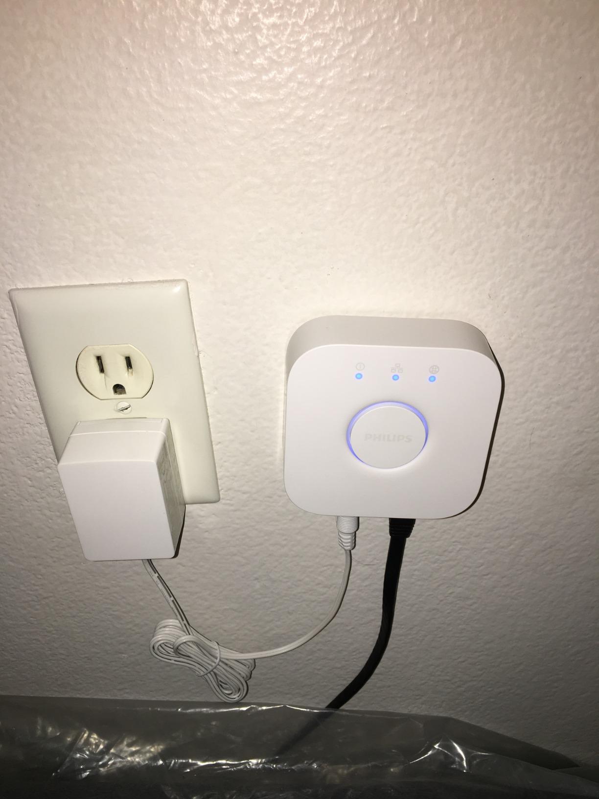 Philips Hue Bridge, Unlock The Full Potential of Hue Bridge System, Multi-Room and Out-of-Home Control, Create Automations and Zones, Smart Lighting Hub, Works with Voice and Matter-Compatible - Customer Photo 4