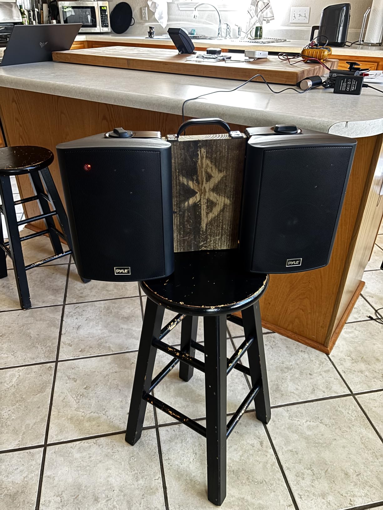 Pyle 6.5-Inch Wall Mount Waterproof Bluetooth Speaker System – Indoor/Outdoor Audio Pair with Built-in Digital Amplifier, Weather-Resistant Housing, High-Power Sound, Easy Installation (Black) - Customer Photo 1