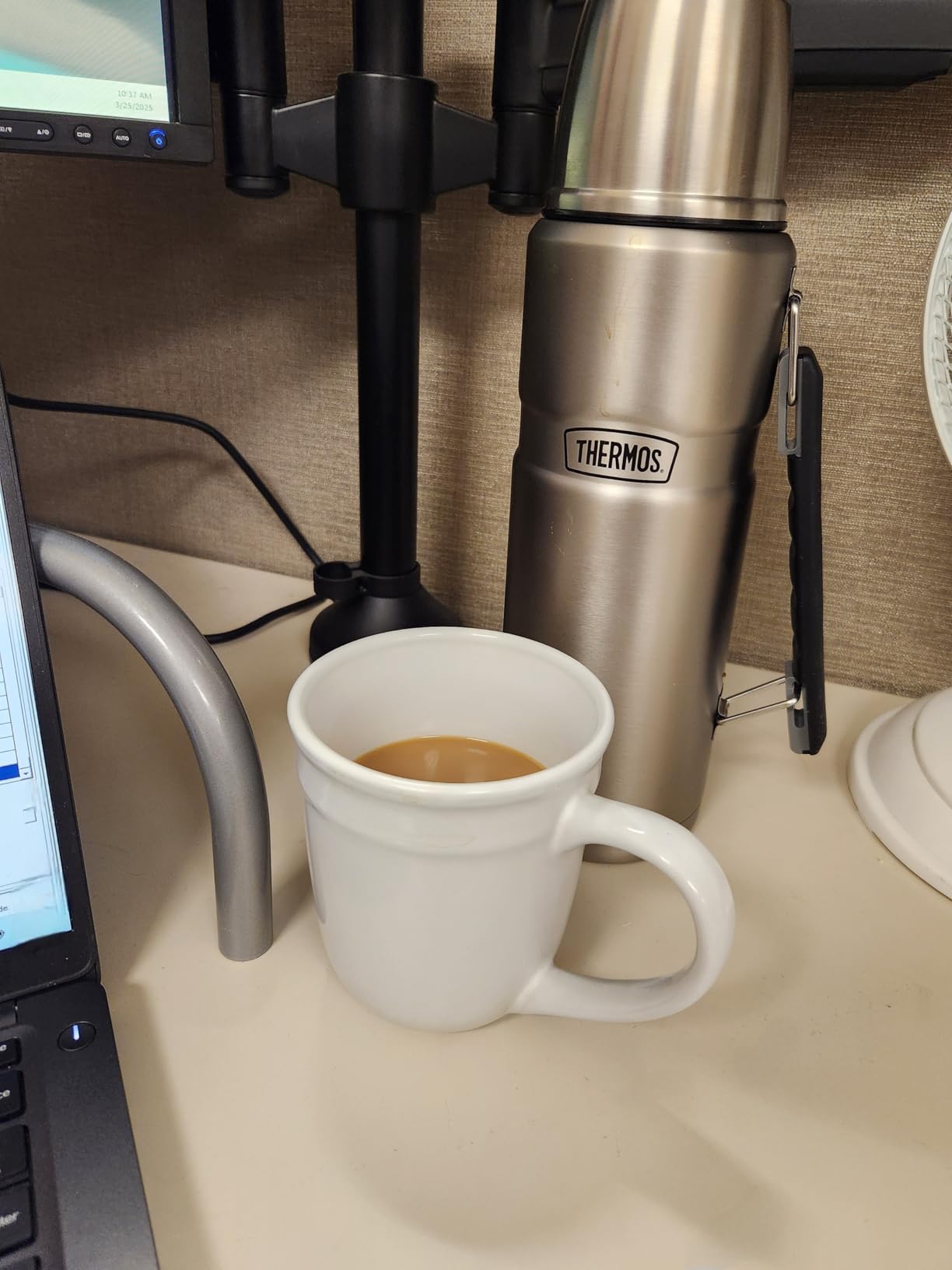 THERMOS Stainless King Vacuum-Insulated Beverage Bottle, 40 Ounce, Matte Stainless Steel - Customer Photo 2