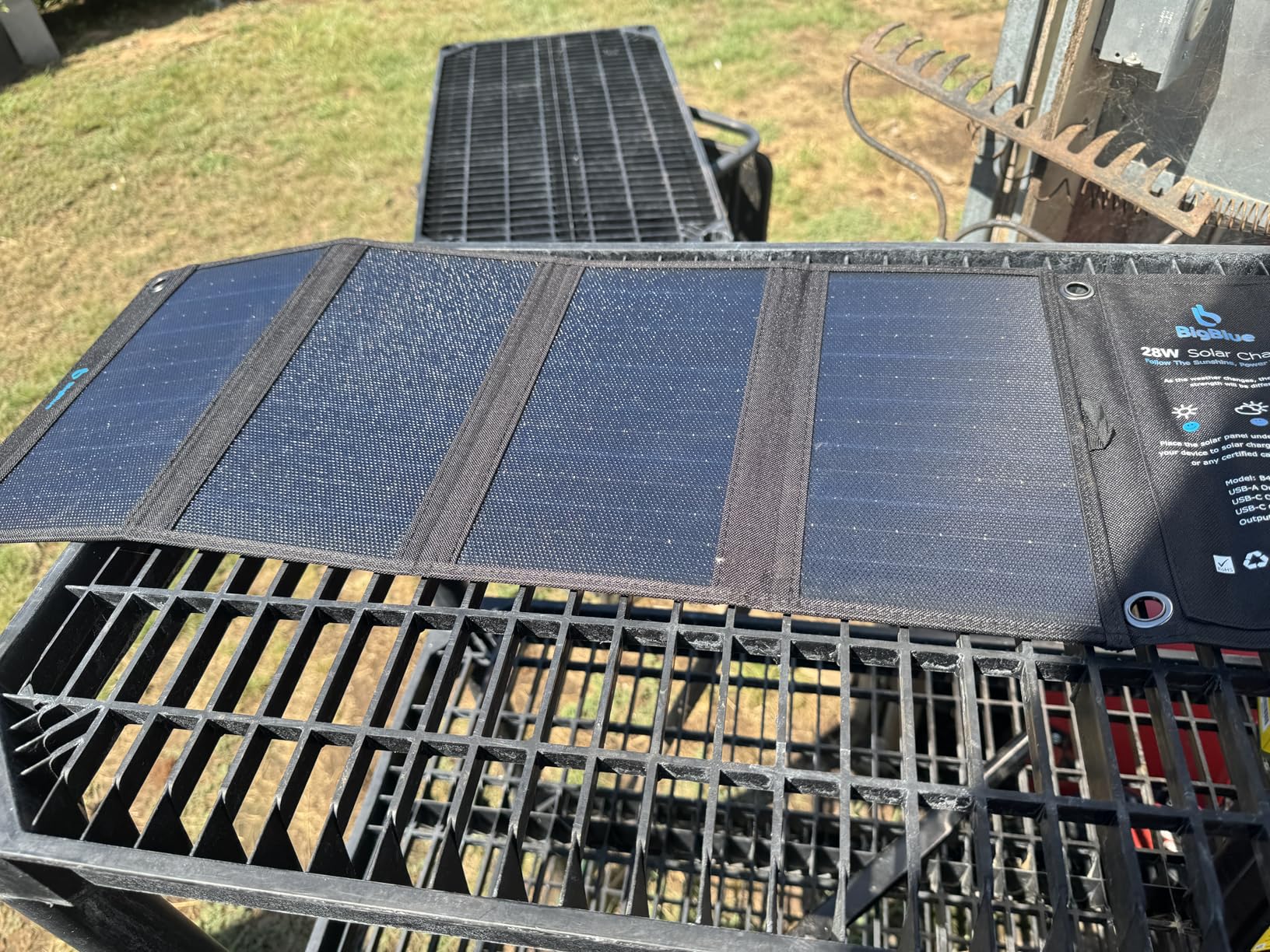 [Upgraded] BigBlue 3 USB Ports 28W Solar Charger(5V/4.8A Max), Portable Foldable Solar Panel for Camping, IP44 Waterproof, Compatible with iPhone 11/XS/XS Max/XR/X/8/7, iPad, Samsung Galaxy LG etc. - Customer Photo 2