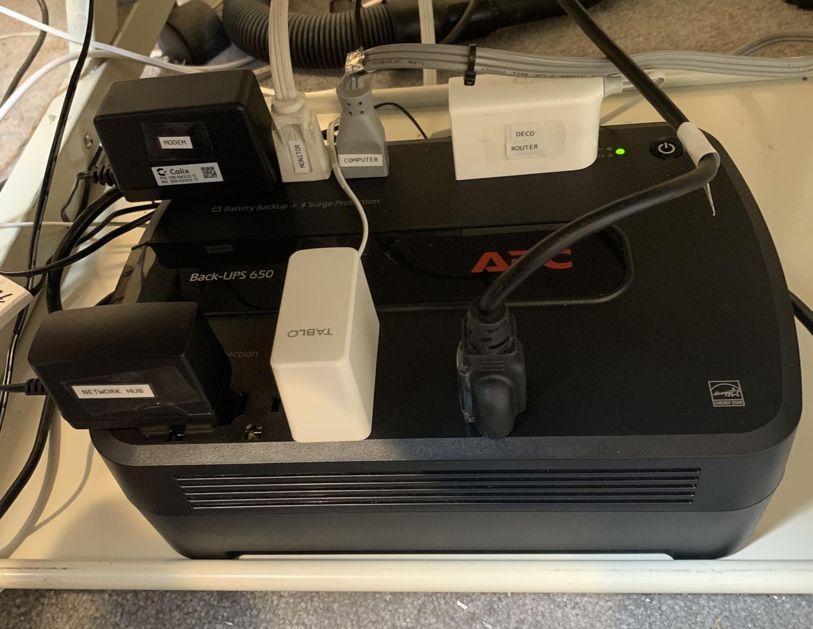 APC UPS 600VA / 330W UPS Battery Backup & Surge Protector, 7 Outlets (NEMA 5-15R), USB Charging Port, BE600M1 Uninterruptible Power Supply for Computers, Wi-Fi Routers, and Home Office Electronics customer photo 1