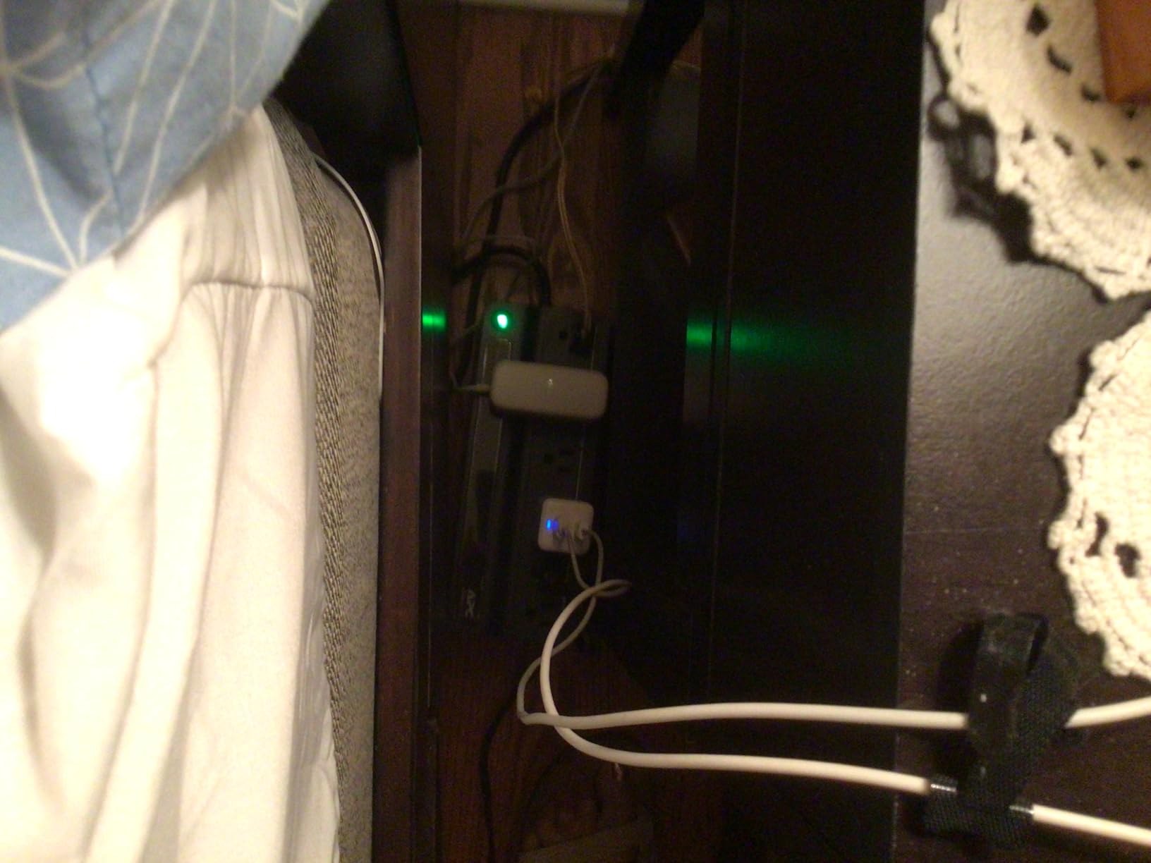 APC Back-UPS 425VA / 255W UPS Battery Backup Surge Protector, 6 Outlets, Small UPS for Router, Modem & Home Office, BE425M customer photo 1