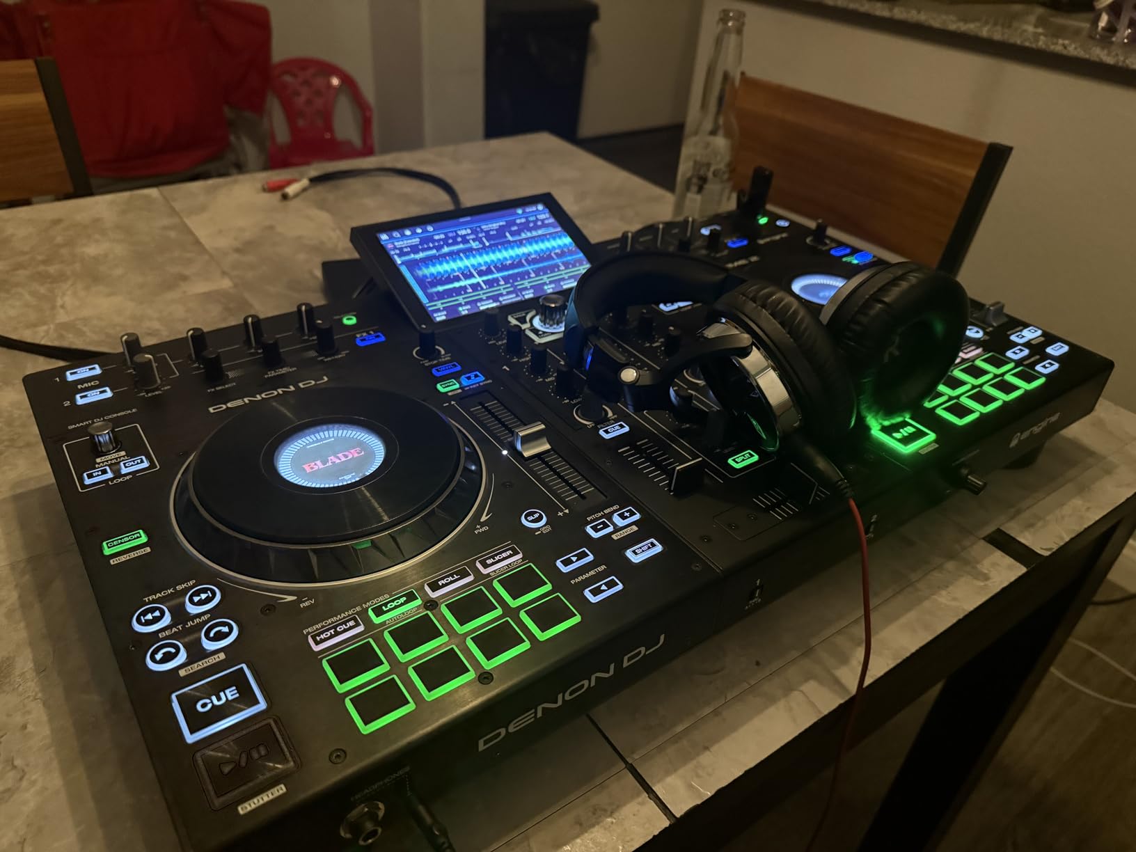 OneOdio Wired Over Ear Headphones Hi-Res Studio Monitor & Mixing DJ Stereo Headsets with 50mm Drivers and 1/4 to 3.5mm Jack for AMP Computer Recording Podcast Keyboard Guitar Laptop - Black - Customer Photo 1