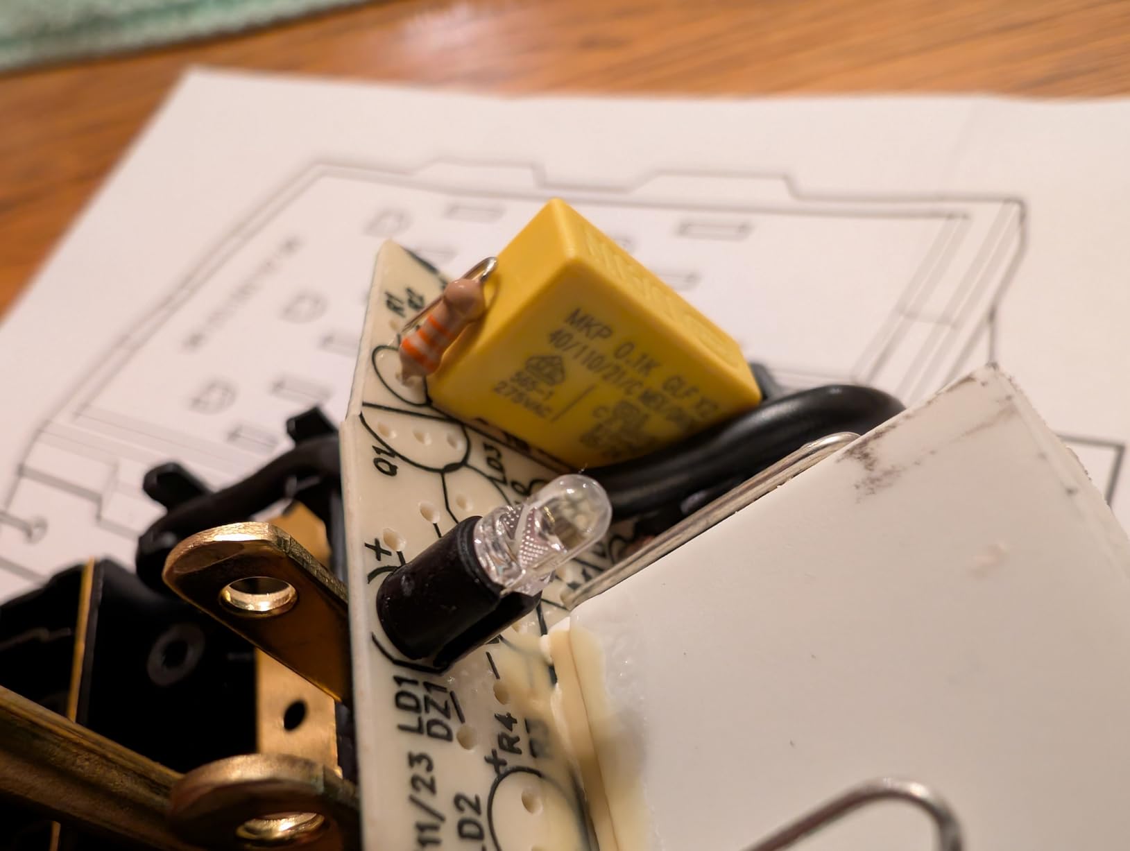 SANUS On-Wall Low Profile 1080J Fireproof Surge Protector with 6 AC Outlets & 3 Lines of Protection - Includes Power Signal Filtering Black Customer Review SANUS On-Wall Low Profile 1080J Fireproof Surge Protector with 6 AC Outlets & 3 Lines of Protection - Includes Power Signal Filtering Black - Customer Photo 3