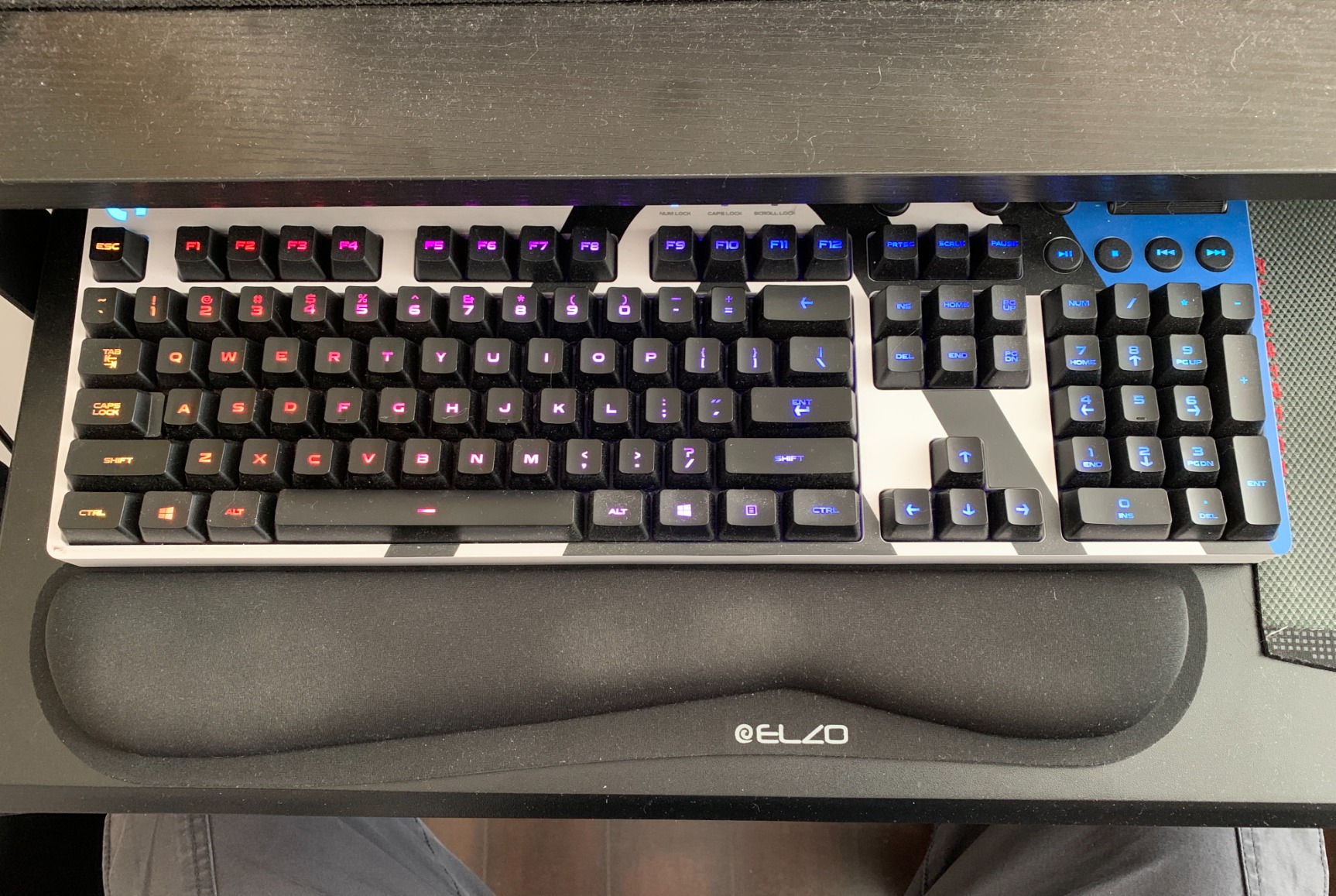 ELZO Keyboard Wrist Rest Pad Support with 65D High-Density Thicken Memory Foam Padding, Ergonomic Design Computer Rest Pad Desk Wrist Mat, Non-Slip Rubber Base Office Laptop Customer Review ELZO Keyboard Wrist Rest Pad Support with 65D High-Density Thicken Memory Foam Padding, Ergonomic Design Computer Rest Pad Desk Wrist Mat, Non-Slip Rubber Base Office Laptop - Customer Photo 5