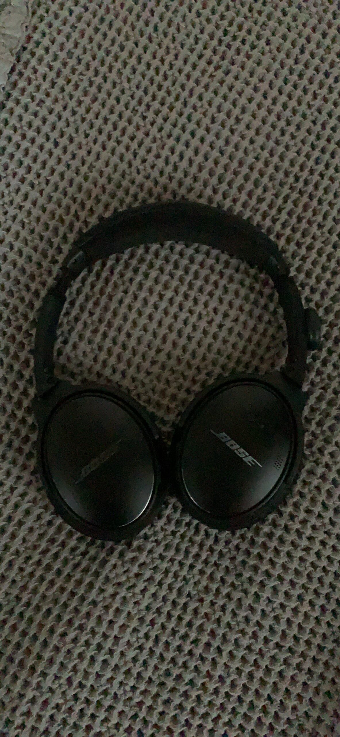 Bose QuietComfort 35 II Wireless Bluetooth Headphones, Noise-Cancelling, with Alexa Voice Control - Black Customer Review Bose QuietComfort 35 II Wireless Bluetooth Headphones, Noise-Cancelling, with Alexa Voice Control - Black - Customer Photo 1