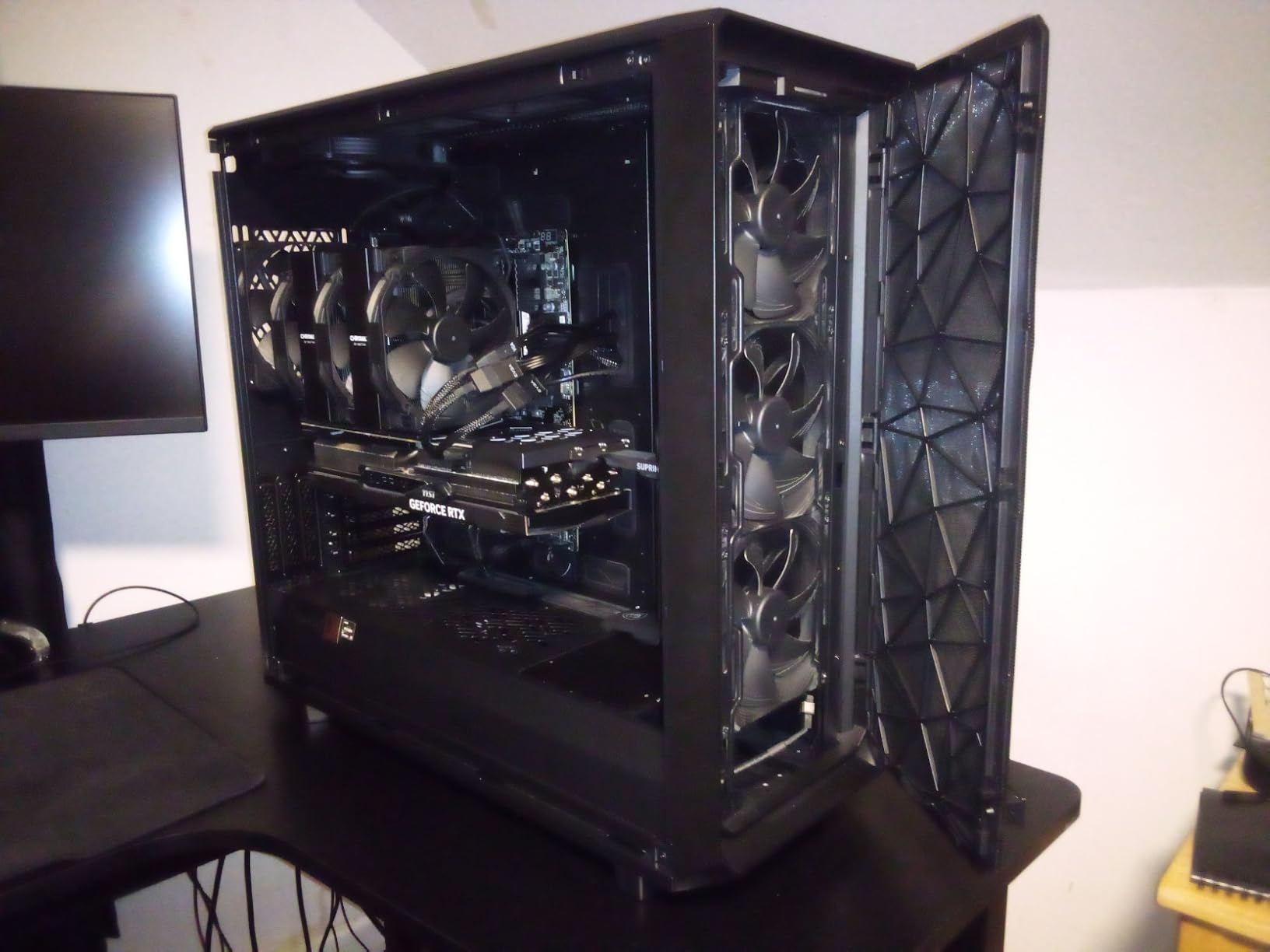 Noctua NF-A14 PWM chromax.Black.swap, Premium Quiet Fan, 4-Pin (140mm, Black) - Customer Photo 2