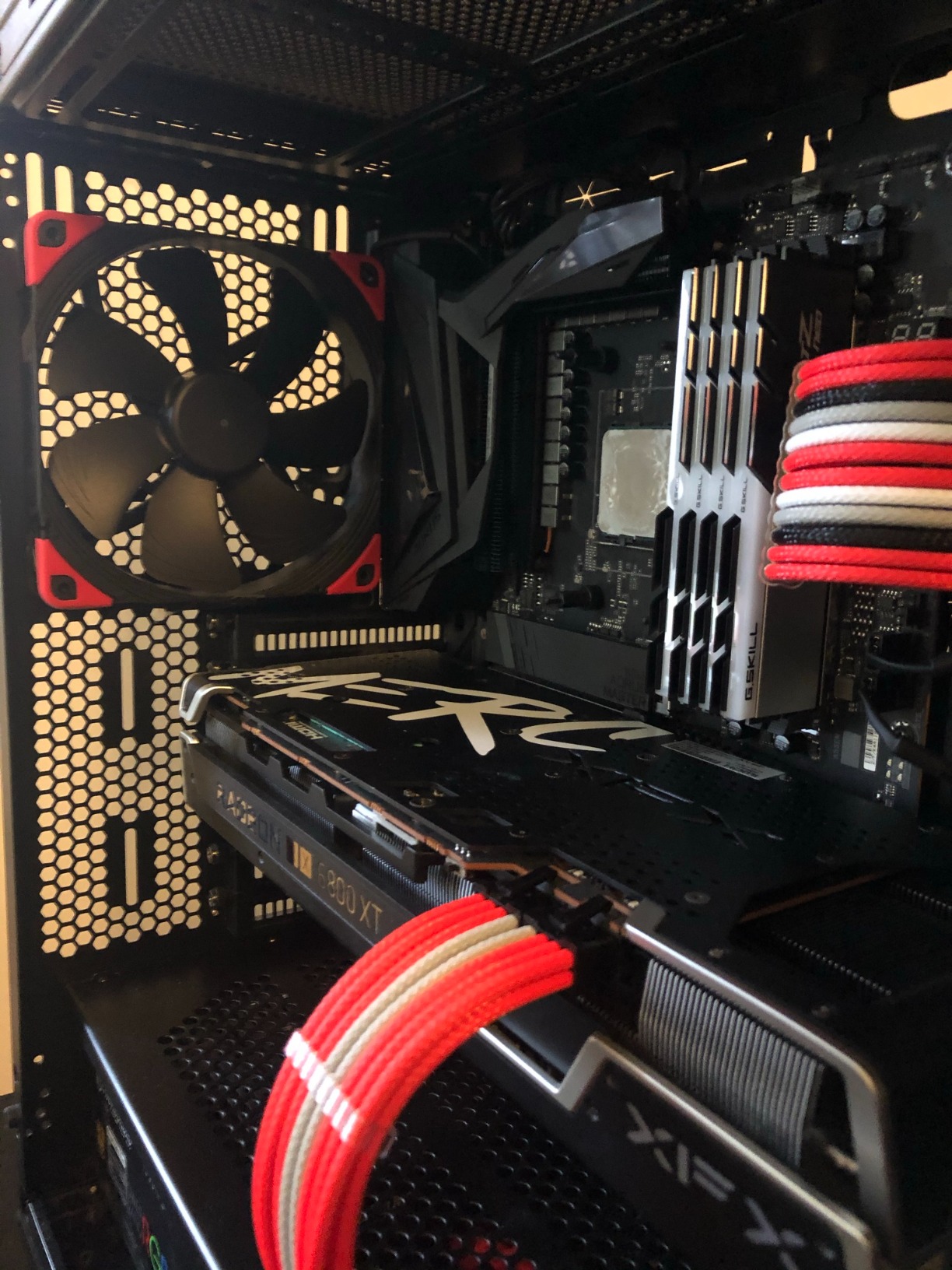 Noctua NF-A14 PWM chromax.Black.swap, Premium Quiet Fan, 4-Pin (140mm, Black) - Customer Photo 4