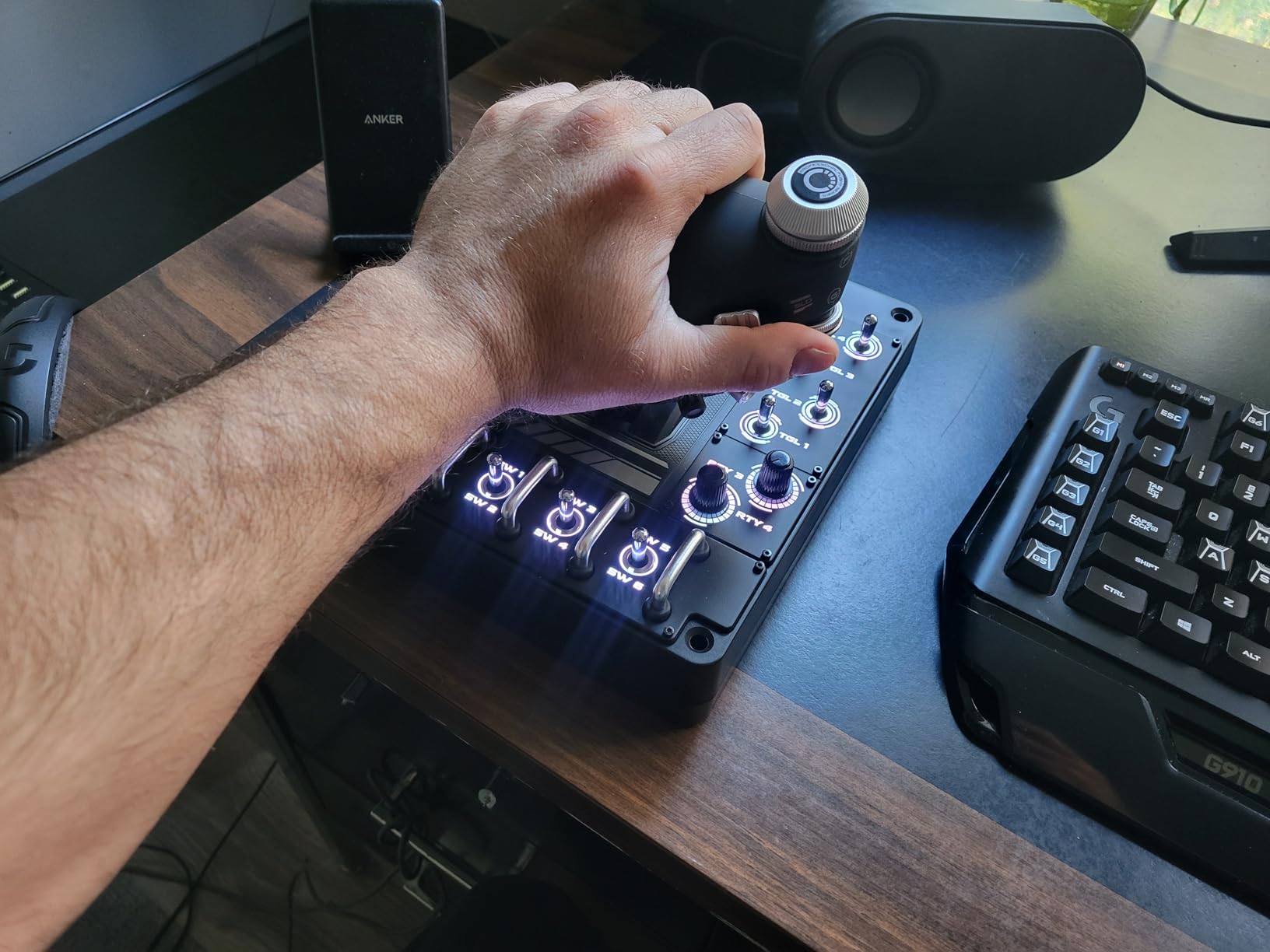 Logitech G X56 H.O.T.A.S Throttle and Joystick Flight Simulator Game Controller, 4 Spring Options, +189 Programmable Controls, RGB Lighting, 2x USB, PC - Black - Customer Photo 1