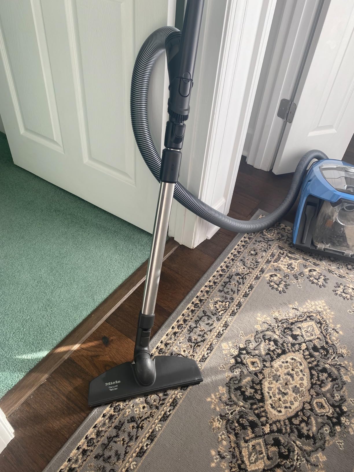Miele Blizzard CX1 Turbo Team Bagless Canister Vacuum Cleaner, Tech Blue customer photo 2