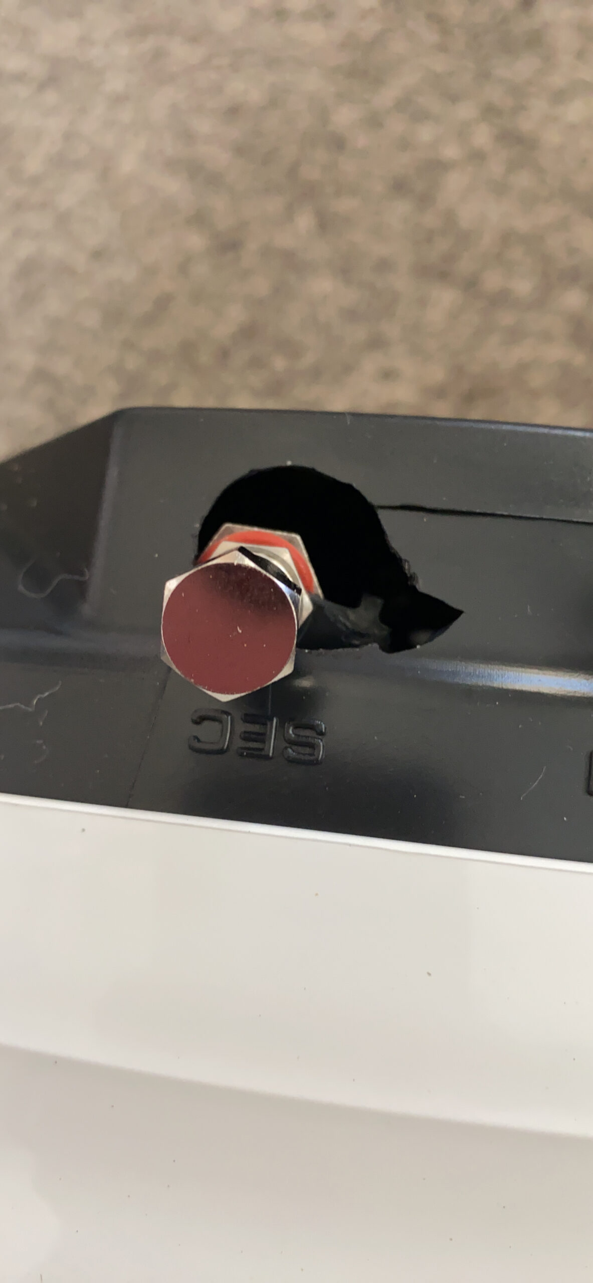 Winegard GM 9000 Carryout G3 Portable Automatic Satellite Antenna - Customer Photo 2