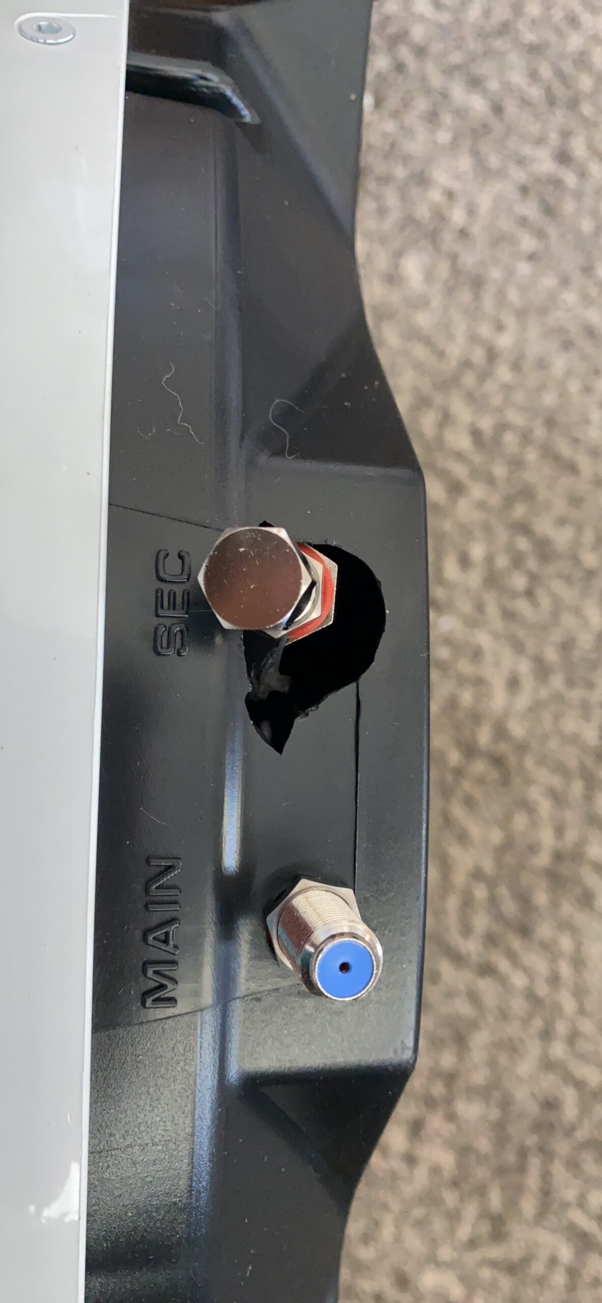 Winegard GM 9000 Carryout G3 Portable Automatic Satellite Antenna - Customer Photo 3