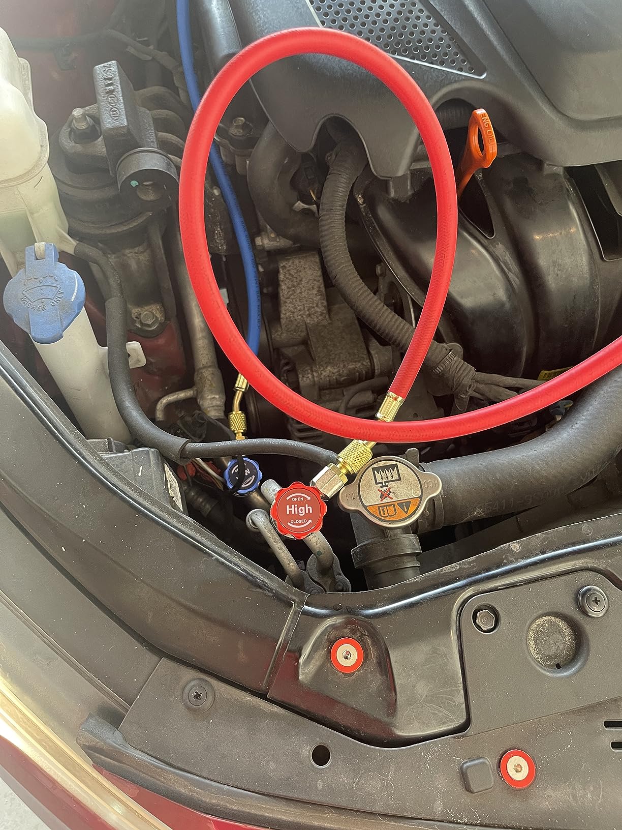 Orion Motor Tech AC Gauges, AC Manifold Gauge Set for R134a R12 R22 R502, 3 Way Automotive AC Gauge Set with Antishock Gauges Hoses Couplers Adapter, Puncturing Can Tap Freon Recharge Kit - Customer Photo 2