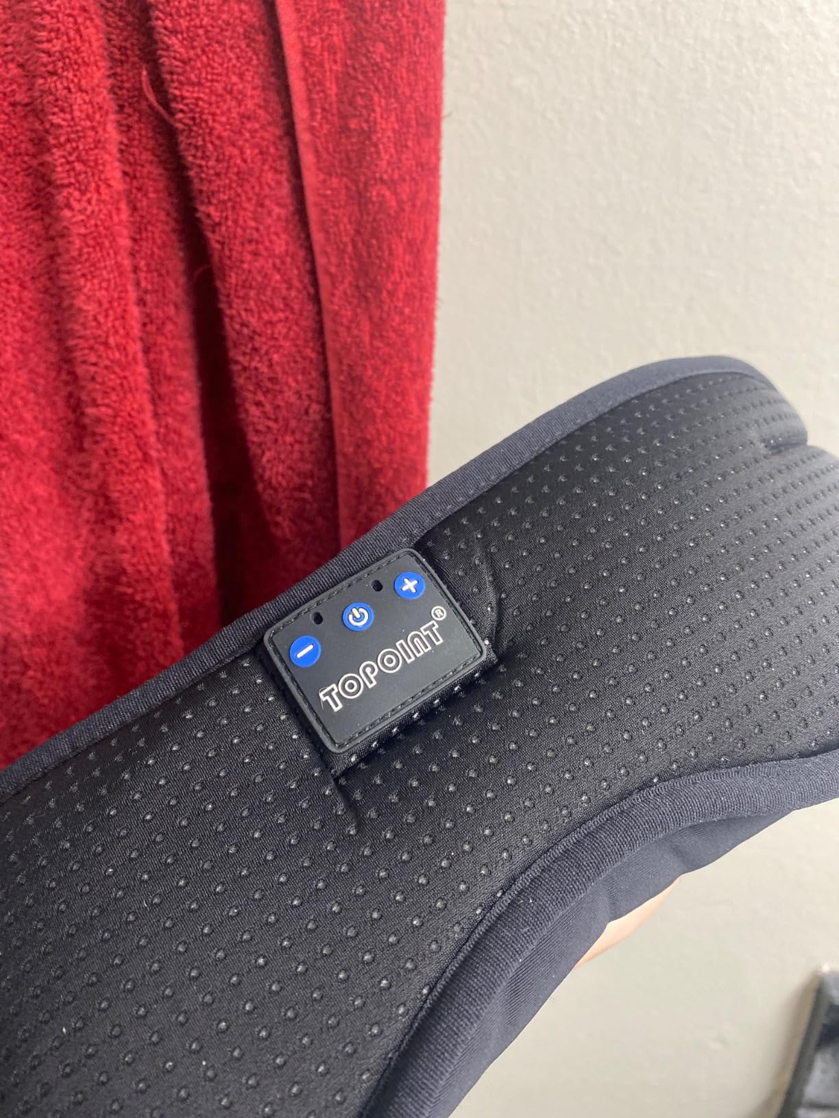 TOPOINT Sleep Mask with Headphones Bluetooth 5.4 Wireless, Sleep Headphones Earphones Earbuds with Microphone HD Speakers Music, Blackout Eye Mask for Sleeping Travel Meditation Men Women Cool Gadgets Customer Review TOPOINT Sleep Mask with Headphones Bluetooth 5.4 Wireless, Sleep Headphones Earphones Earbuds with Microphone HD Speakers Music, Blackout Eye Mask for Sleeping Travel Meditation Men Women Cool Gadgets - Customer Photo 2