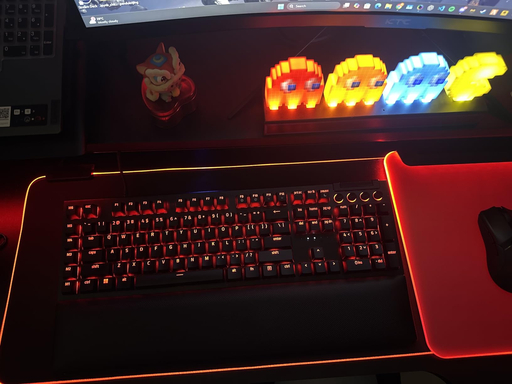 Razer Goliathus Extended Chroma Gaming Mousepad: Customizable Chroma RGB Lighting - Soft, Cloth Material Customer Review Razer Goliathus Extended Chroma Gaming Mousepad: Customizable Chroma RGB Lighting - Soft, Cloth Material - Customer Photo 1
