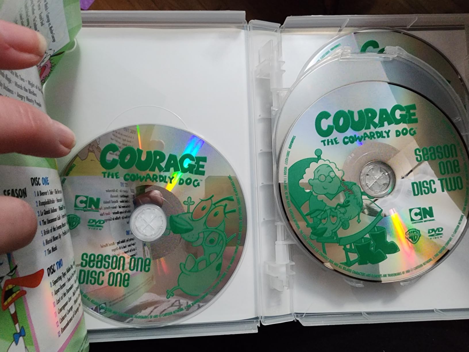 Cartoon Network Hall of Fame: Courage the Cowardly Dog Complete Series (DVD) Customer Review Cartoon Network Hall of Fame: Courage the Cowardly Dog Complete Series (DVD) - Customer Photo 3