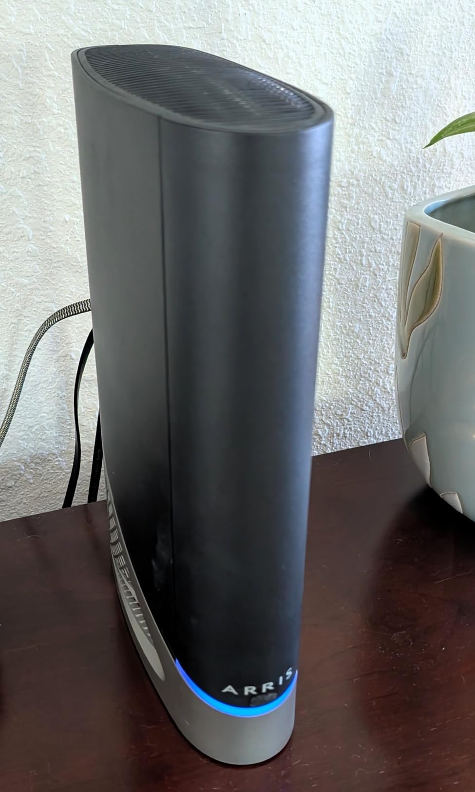 ARRIS (SB8200) - Cable Modem - Fast DOCSIS 3.1 32x8 Gigabit Cable Modem , Approved for Comcast Xfinity, Cox, Charter Spectrum, & more | 1 Gbps Max Internet Speed, 4 OFDM Channels - (No Built-in Wifi) - Customer Photo 1