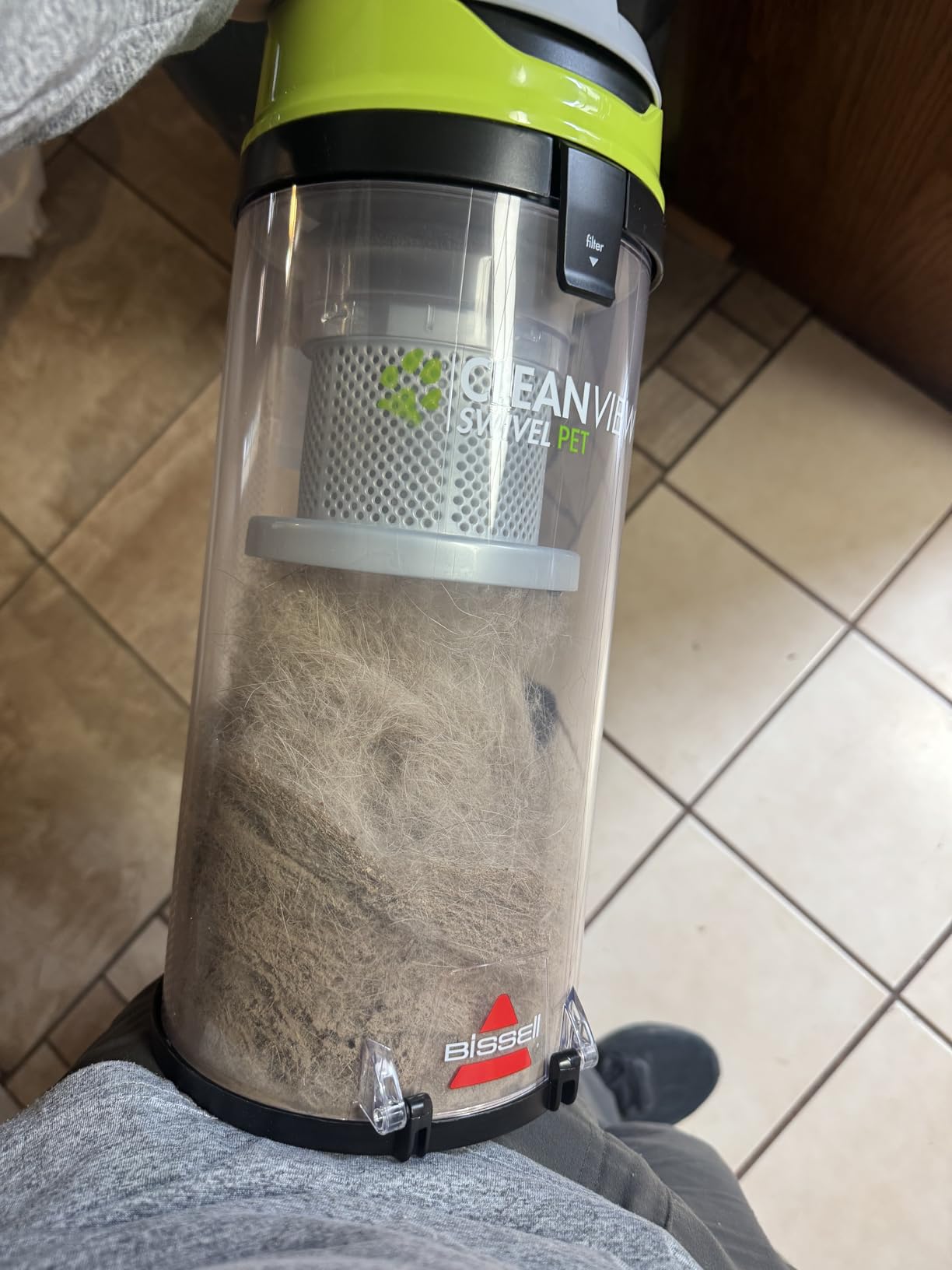 BISSELL 2252 CleanView Swivel Upright Bagless Vacuum with Swivel Steering, Powerful Pet Hair Pick Up, Specialized Pet Tools, Large Capacity Dirt Tank, Easy Empty - Customer Photo 4