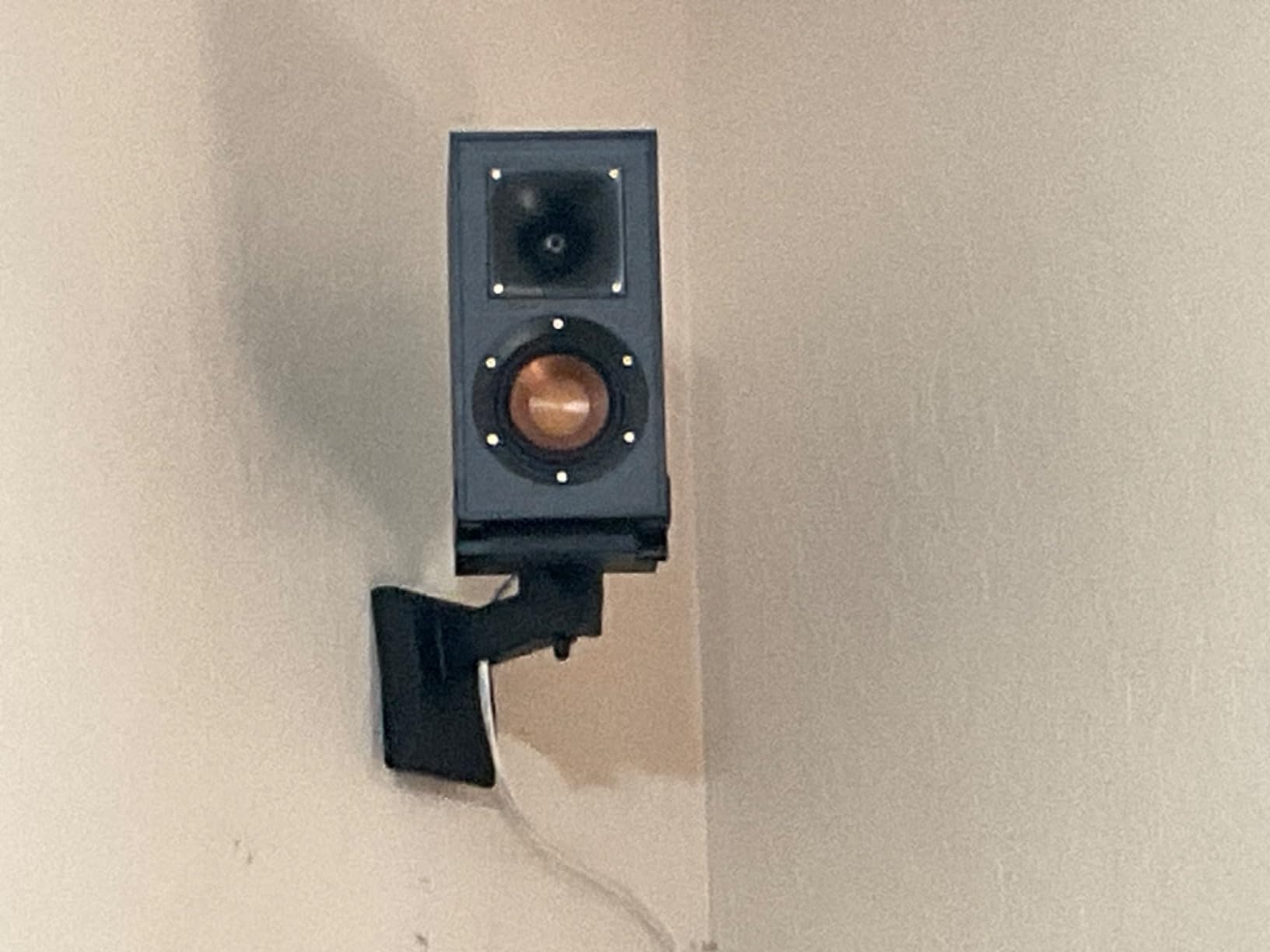 Klipsch R-41M Reference Bookshelf Speakers (Pair), Black - Customer Photo 2