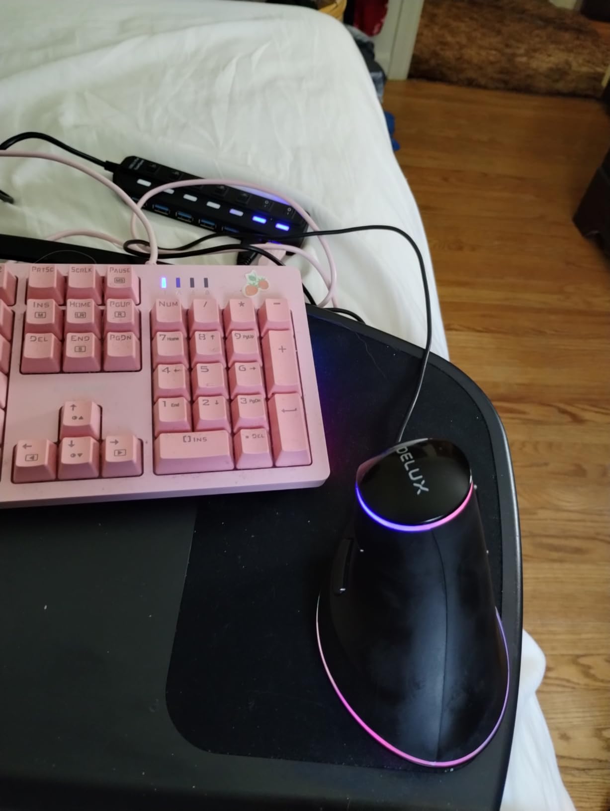 DeLUX Ergonomic Mouse, Wired Large RGB Vertical Mouse with 6 Buttons, 4000DPI, Removable Wrist Rest for Carpal Tunnel (M618Plus RGB-Wired) - Customer Photo 1