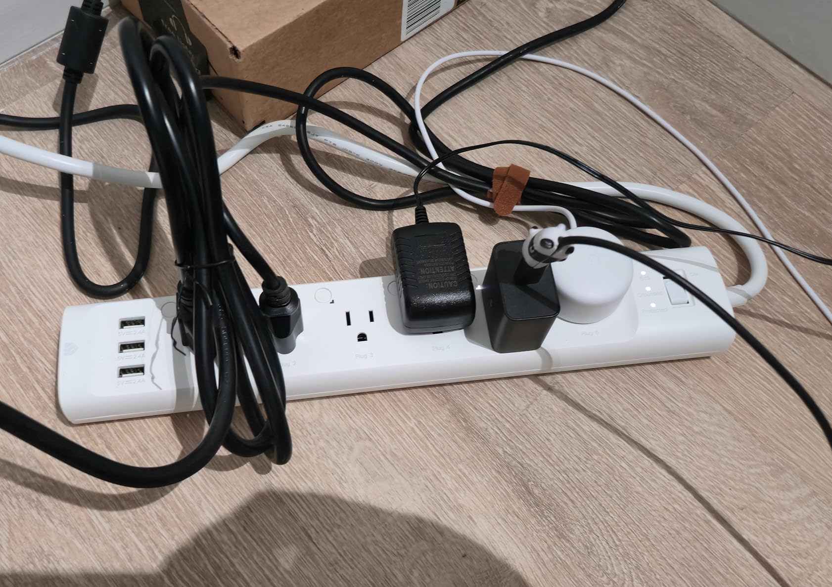 Kasa Smart Plug Power Strip HS300, Surge Protector with 6 Individually Controlled Smart Outlets and 3 USB Ports, Works with Alexa & Google Home, No Hub Required , White Customer Review Kasa Smart Plug Power Strip HS300, Surge Protector with 6 Individually Controlled Smart Outlets and 3 USB Ports, Works with Alexa & Google Home, No Hub Required , White - Customer Photo 2