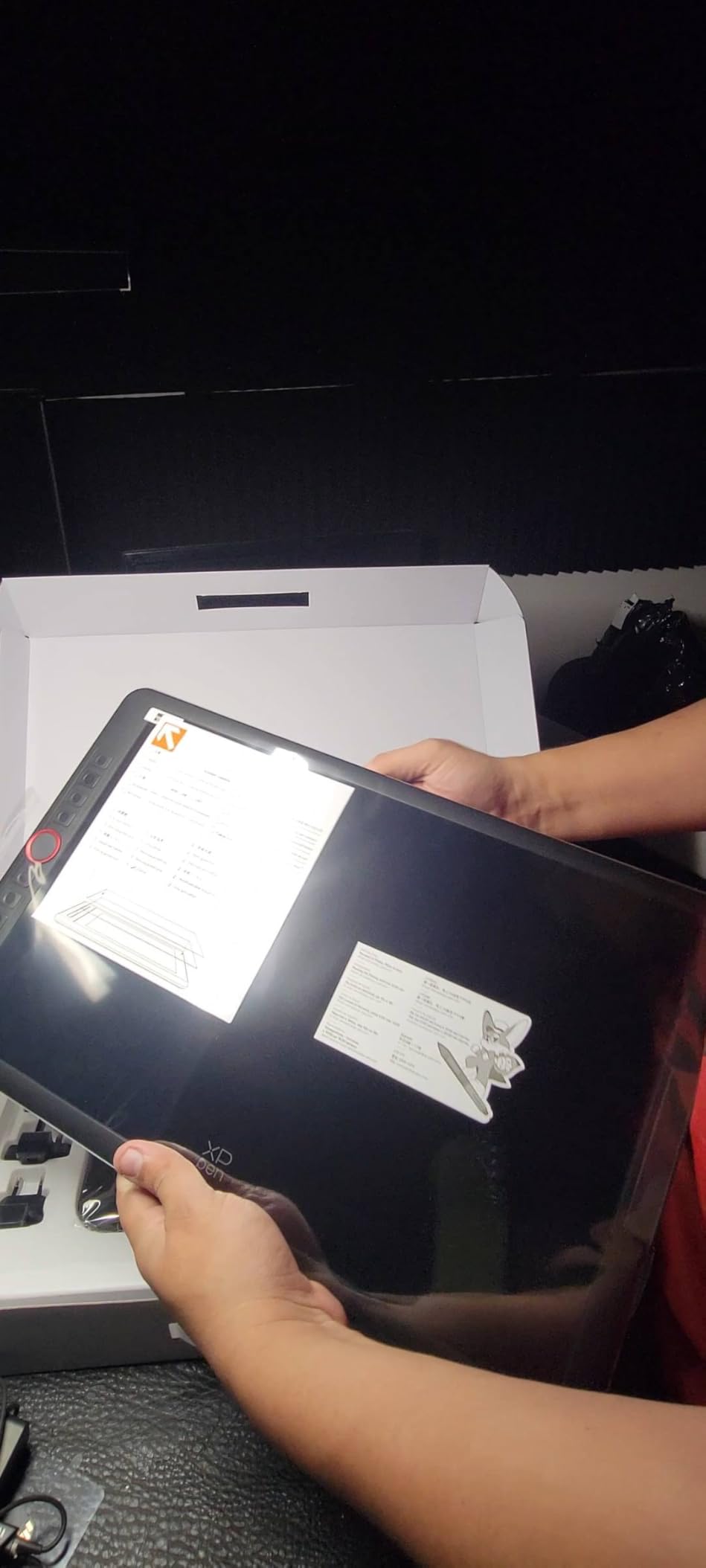 XP-PEN Artist12 11.6 Inch FHD Drawing Monitor Pen Display Graphic Monitor with PN06 Battery-Free Multi-Function Pen Holder and Glove 8192 Pressure Sensitivity - Customer Photo 2