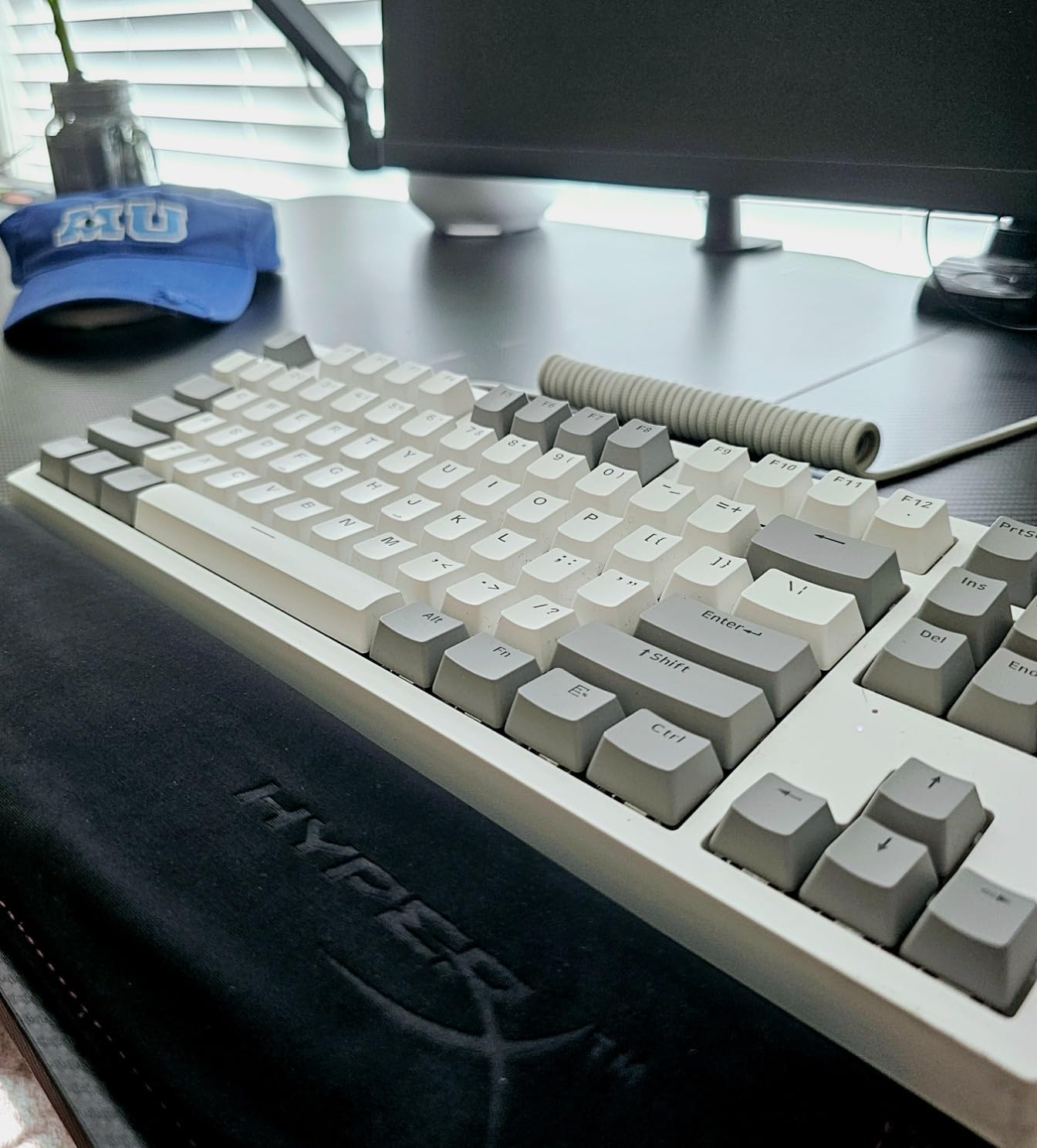 HyperX Wrist Rest - Full Sized - Cooling Gel - Memory Foam - Anti-Slip - Ergonomic - Keyboard Accessory, Black Customer Review HyperX Wrist Rest - Full Sized - Cooling Gel - Memory Foam - Anti-Slip - Ergonomic - Keyboard Accessory, Black - Customer Photo 2