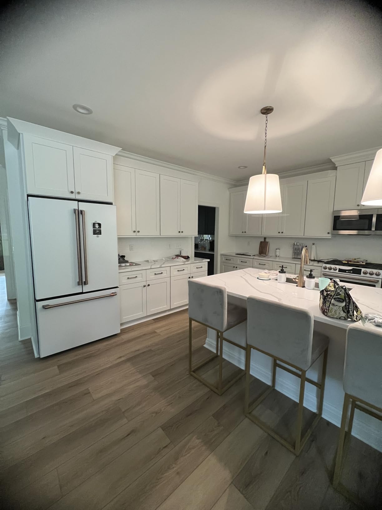 Cafe CWE23SP4MW2 23.1 cu. ft. Smart French Door Refrigerator in Matte White, Counter Depth and Fingerprint Resistant Customer Review Cafe CWE23SP4MW2 23.1 cu. ft. Smart French Door Refrigerator in Matte White, Counter Depth and Fingerprint Resistant - Customer Photo 1