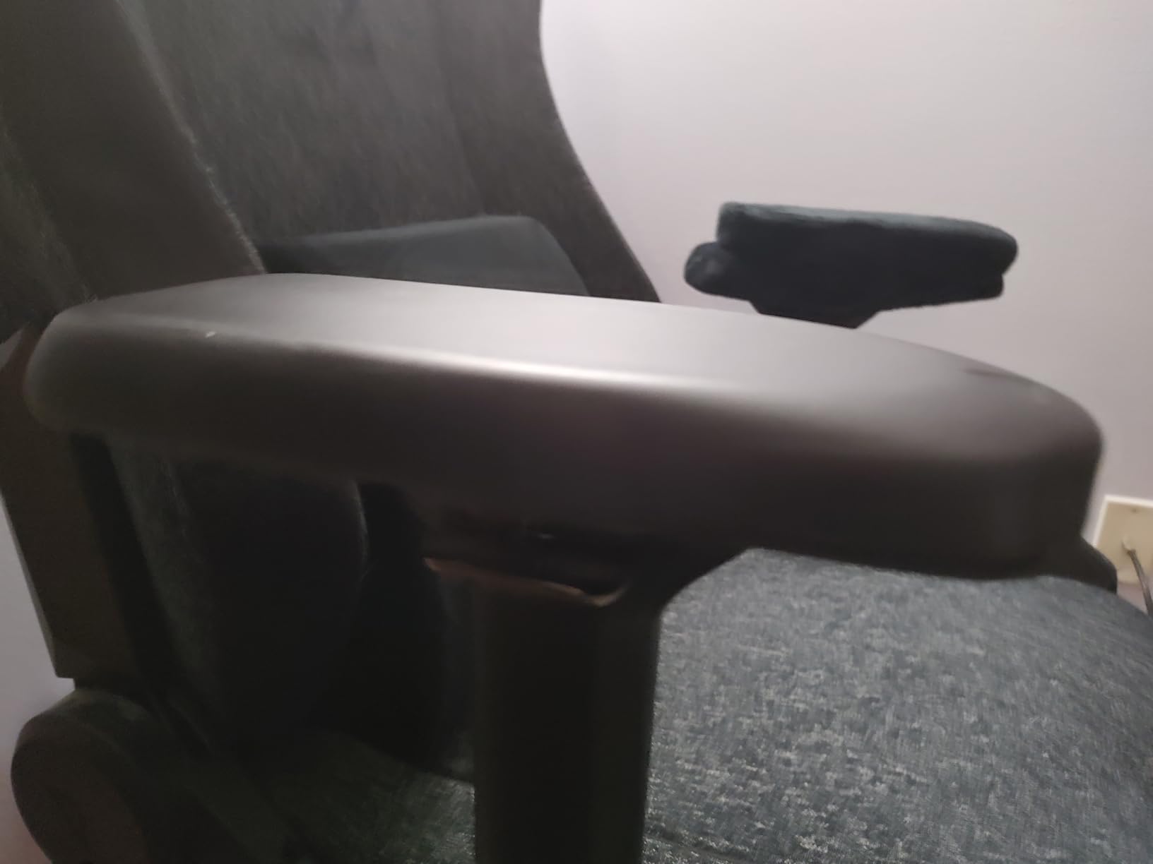 Aloudy Ergonomic Memory Foam Office Chair Armrest Pads, Comfy Gaming Chair Arm Rest Covers for Elbows and Forearms Pressure Relief(Set of 2) (Gray) Customer Review Aloudy Ergonomic Memory Foam Office Chair Armrest Pads, Comfy Gaming Chair Arm Rest Covers for Elbows and Forearms Pressure Relief(Set of 2) (Gray) - Customer Photo 2