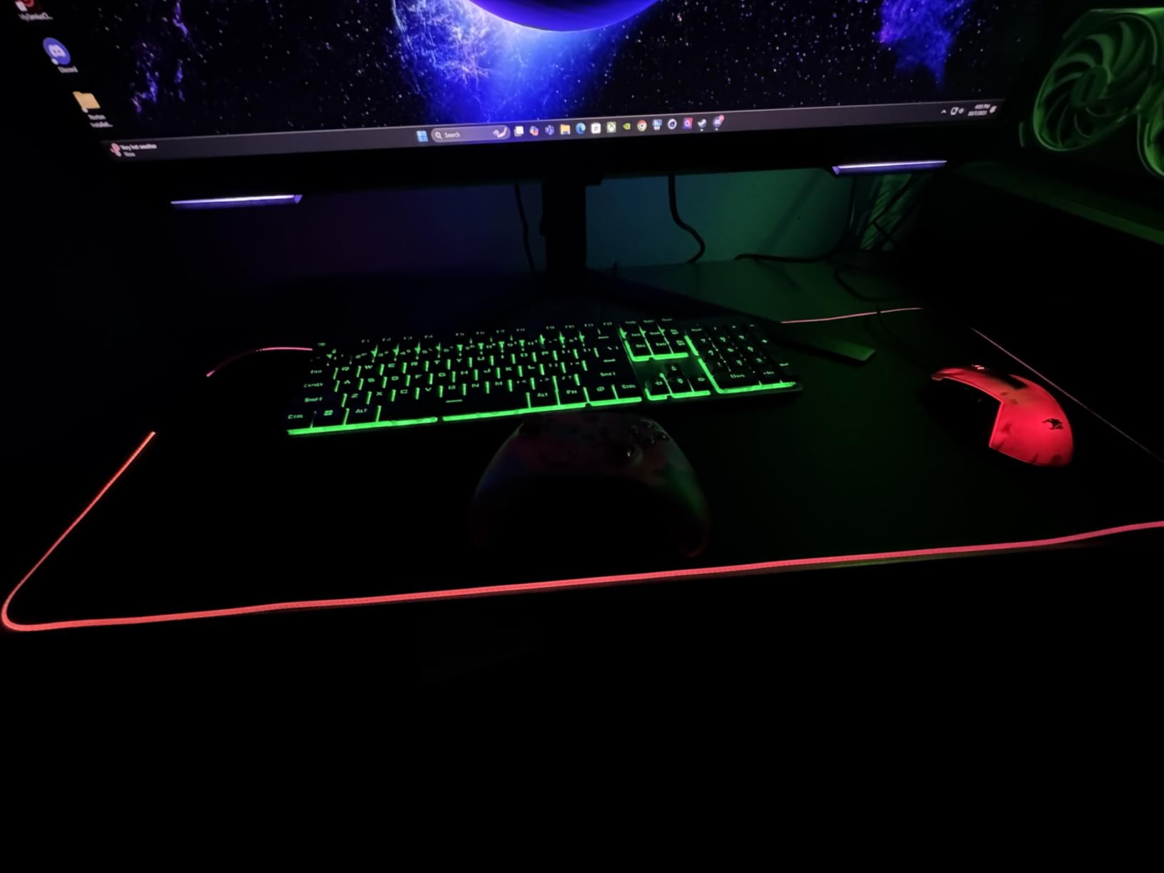 BladeHawks Extra Large RGB Gaming Mouse Pad-14 Light Modes, Extended Soft LED Mouse Pad, Anti-Slip Rubber Base, Computer Keyboard Mousepad Mat (31.5 x 12 Inch) Customer Review BladeHawks Extra Large RGB Gaming Mouse Pad-14 Light Modes, Extended Soft LED Mouse Pad, Anti-Slip Rubber Base, Computer Keyboard Mousepad Mat (31.5 x 12 Inch) - Customer Photo 2