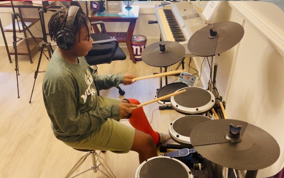 OneOdio A70 Bluetooth Over Ear Headphones, Wireless Headphones with 72H Playtime, Hi-Res, Built-in Mic, 3.5mm/6.35mm Wired Audio Jack for Studio Monitor & Mixing DJ Guitar AMP, Computer Laptop PC - Customer Photo 1