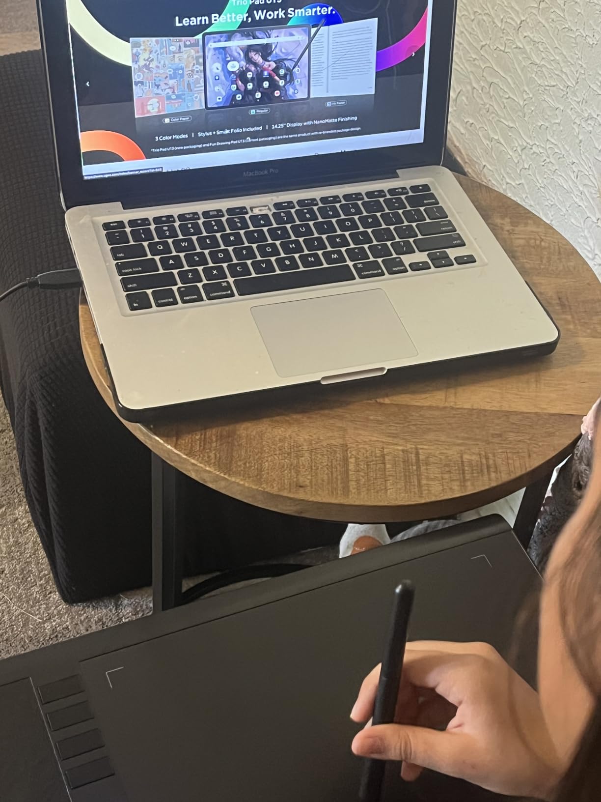 Graphics Drawing Tablet, UGEE M708 10 x 6 inch Large Drawing Tablet with 8 Hot Keys, Passive Stylus of 8192 Levels Pressure, UGEE M708 Graphics Tablet for Paint, Design, Art Creation Sketch Black - Customer Photo 2