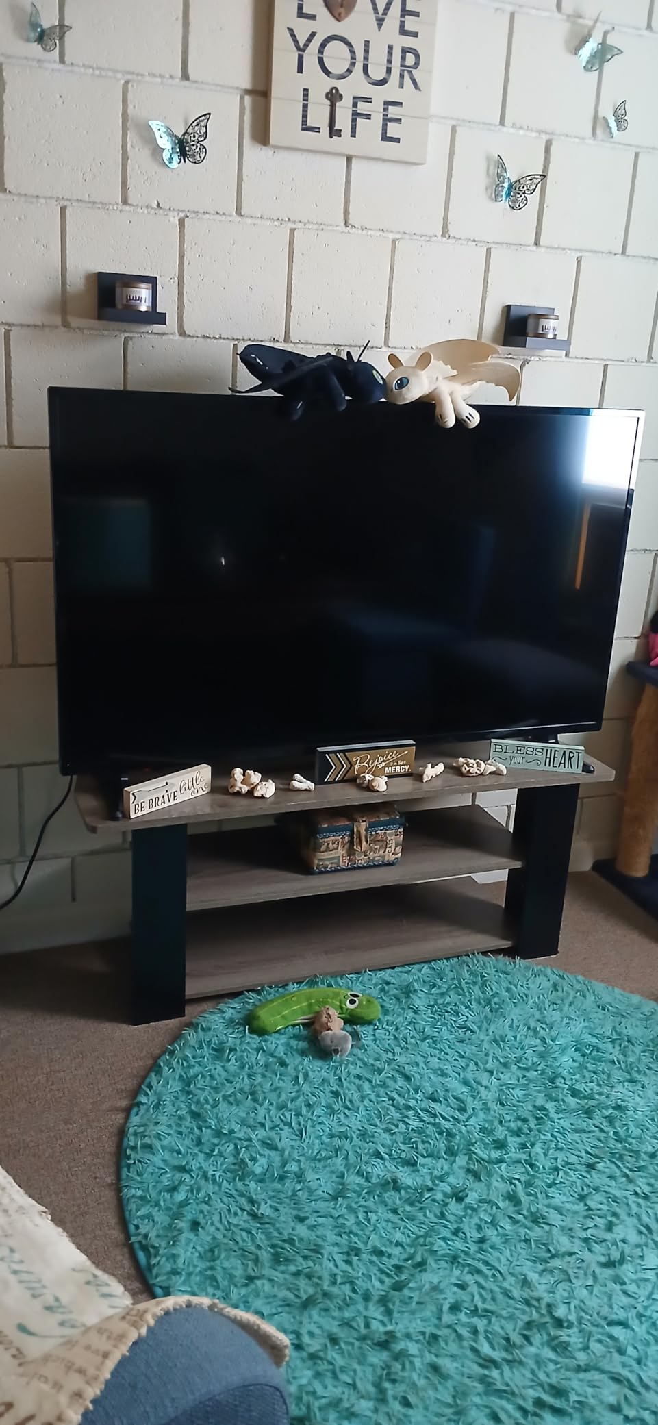 MiracleWipes for Electronics Cleaning - Screen Wipes Designed for TV, Phones, Monitors and More - Includes Microfiber Towel - (30 Count) - Customer Photo 1