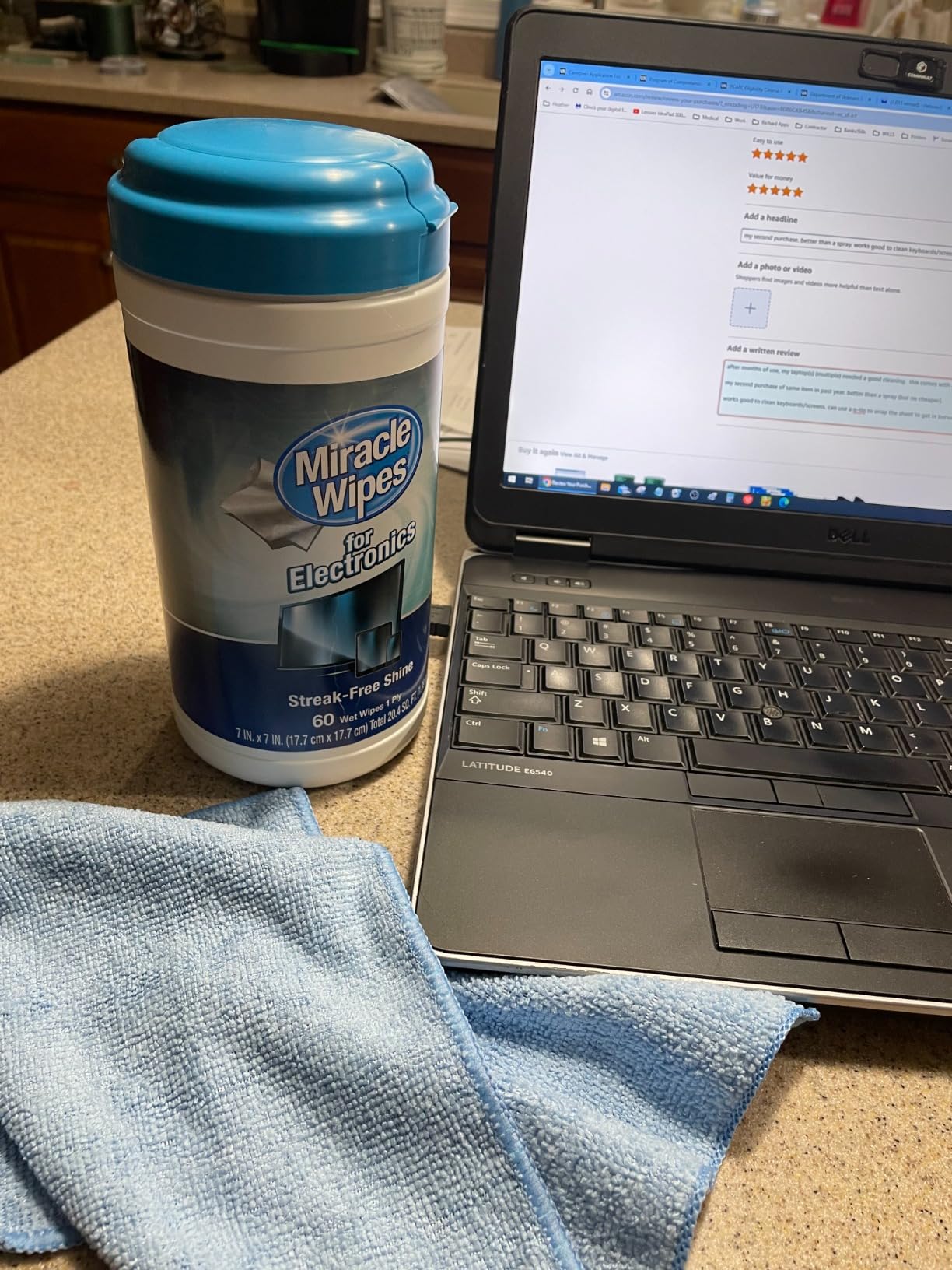 MiracleWipes for Electronics Cleaning - Screen Wipes Designed for TV, Phones, Monitors and More - Includes Microfiber Towel - (30 Count) - Customer Photo 2