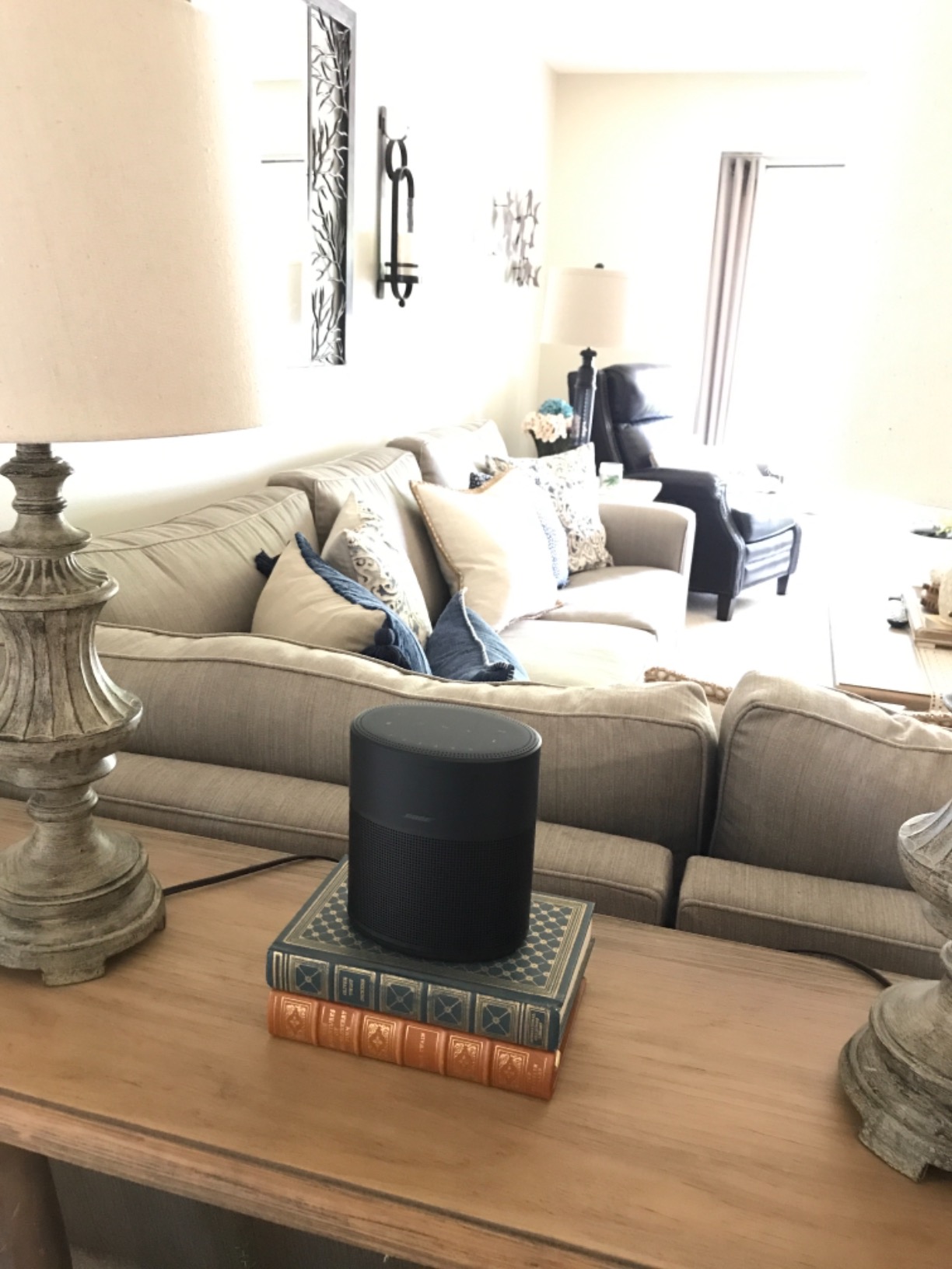 Bose Home Speaker 300: Bluetooth Smart Speaker with Amazon Alexa Built-in, Black - Customer Photo 2