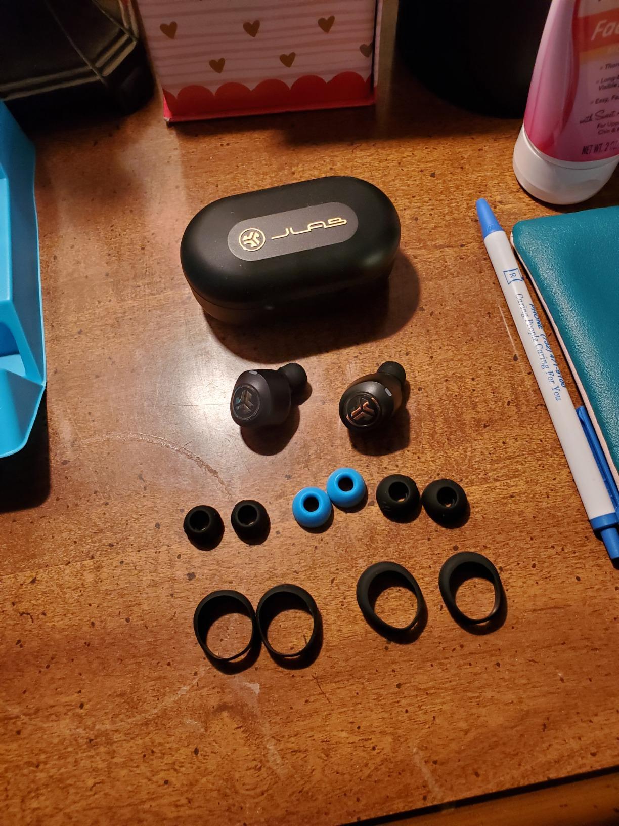 JLab JBuds Air Icon True Wireless Signature Bluetooth Earbuds + Charging Case, Black & Gold, IP55 Sweat Resistance, Bluetooth 5.0 Connection, Stereo Phone Calls, 3 EQ Sound Settings Customer Review JLab JBuds Air Icon True Wireless Signature Bluetooth Earbuds + Charging Case, Black & Gold, IP55 Sweat Resistance, Bluetooth 5.0 Connection, Stereo Phone Calls, 3 EQ Sound Settings - Customer Photo 1