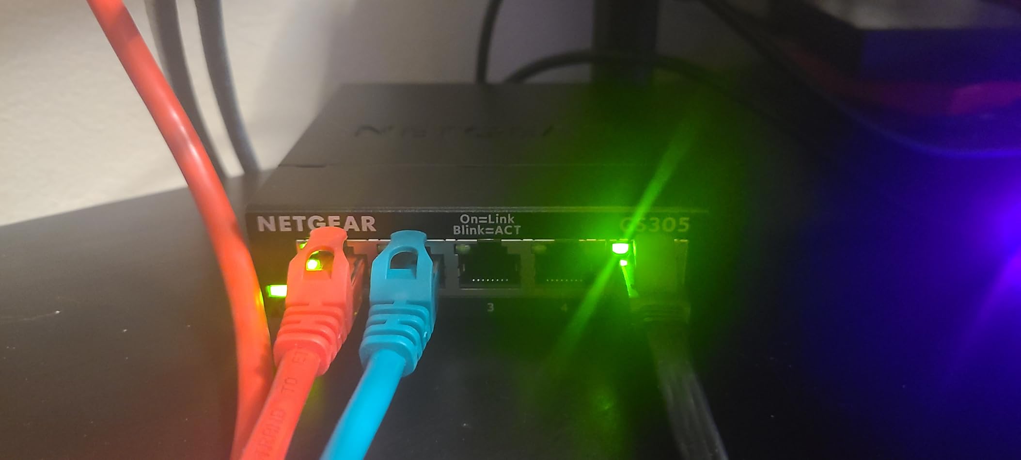 NETGEAR 5-Port Gigabit Ethernet Unmanaged Essentials Switch (GS305) - Home Network Hub, Office Ethernet Splitter, Plug-and-Play, Silent Operation, Desktop or Wall Mount customer photo 2