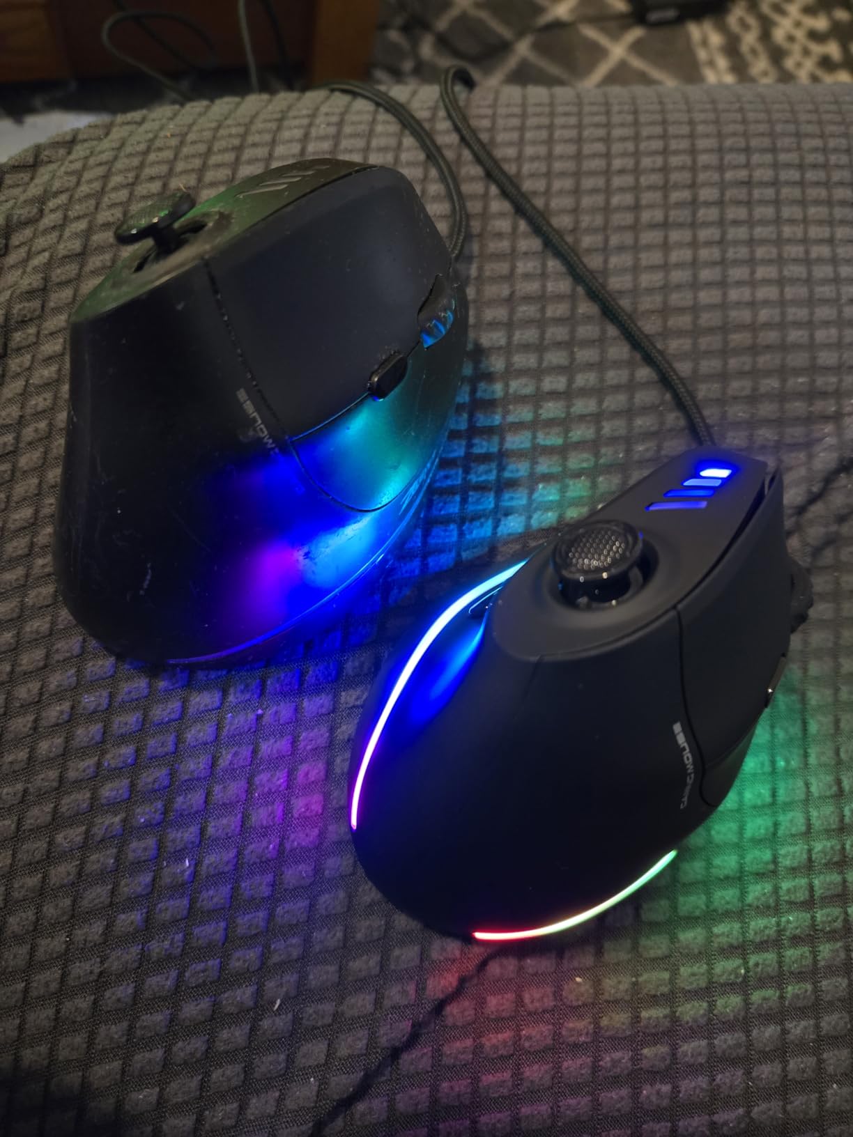 TRELC Gaming Mouse with 5 D Rocker, Ergonomic Mouse with 10000 DPI/11 Programmable Buttons, Vertical Gaming Mice Wired for PC/Laptop/E-Sports/Gamer (Black) - Customer Photo 1