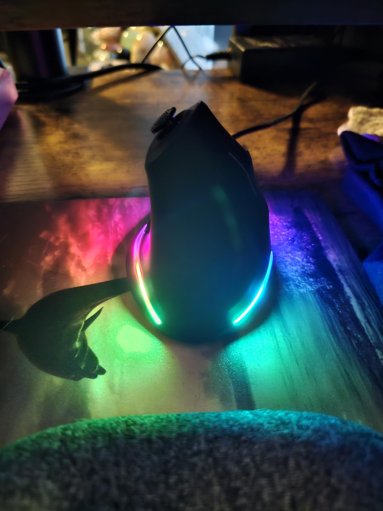 Zeerkeer Ergonomic Vertical Mouse, RGB Wired Vertical Gaming Mouse with Joystick, 10000 Max DPI and 11 Programmable Buttons for Gamers, Computer (Wired) - Customer Photo 2